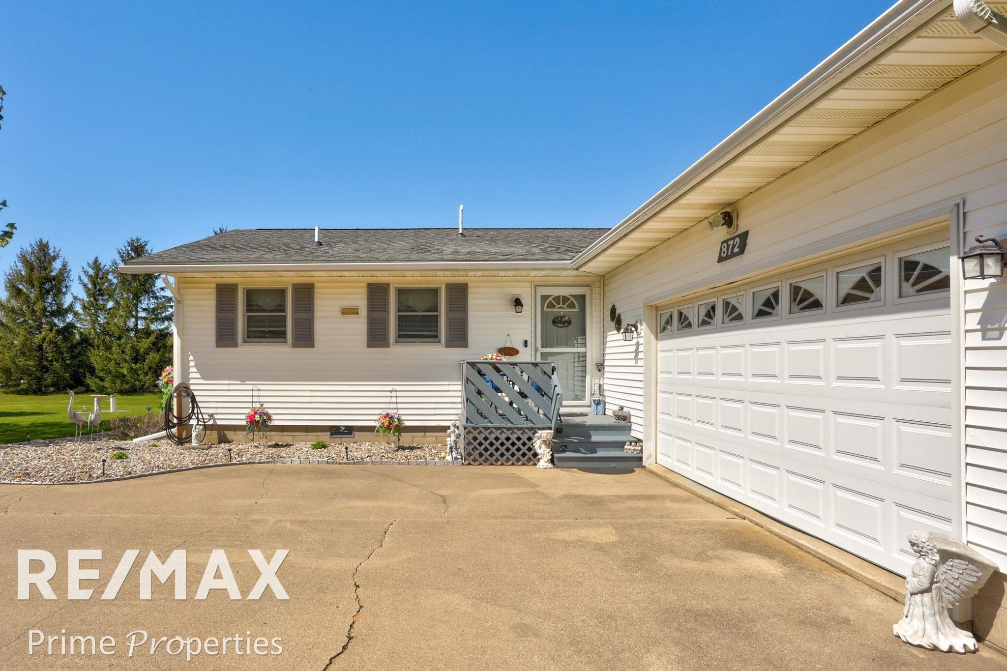 872 Huron Crest Drive Property Photo 6