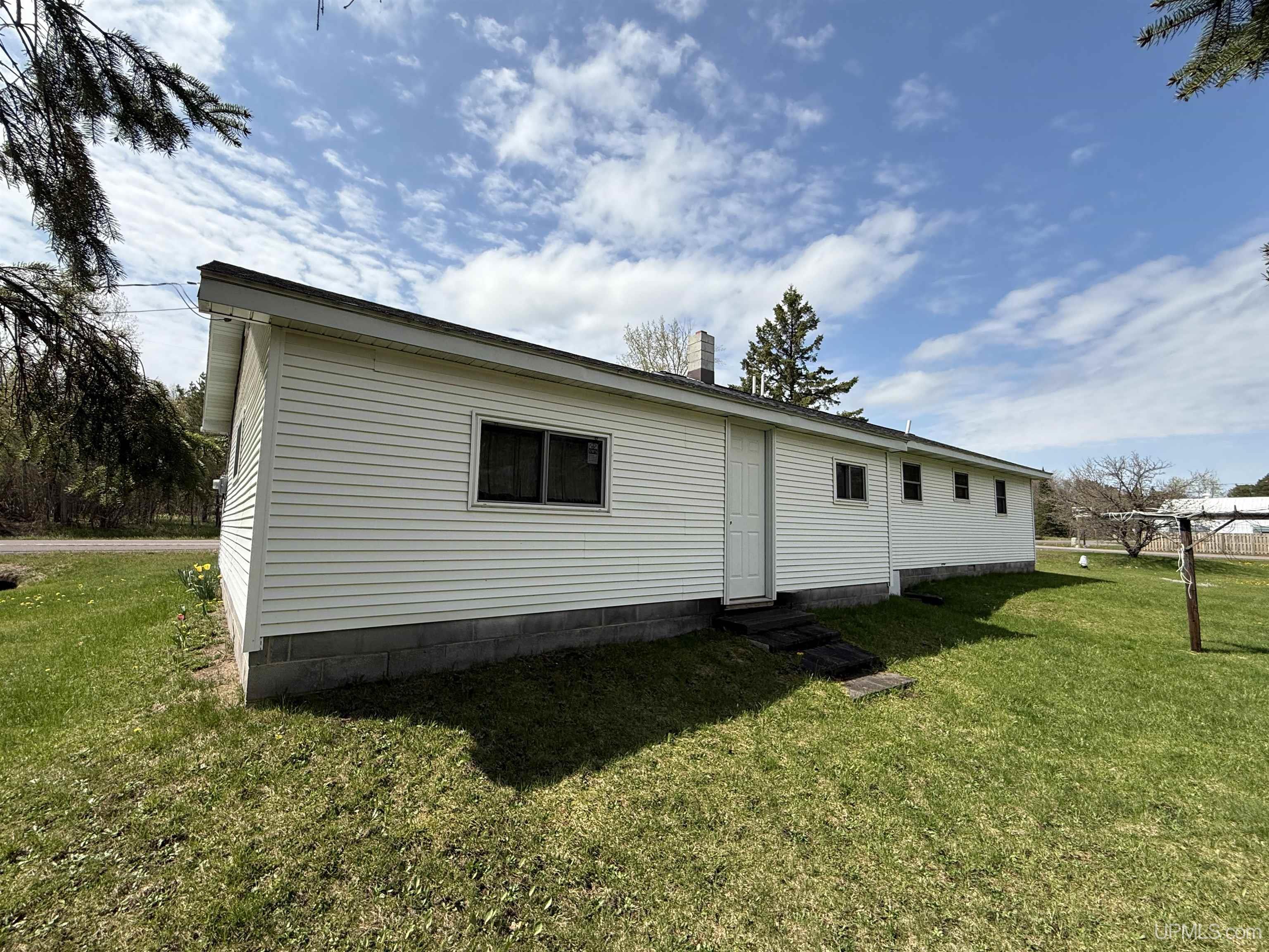 42976 Willson Memorial Drive Property Photo 5