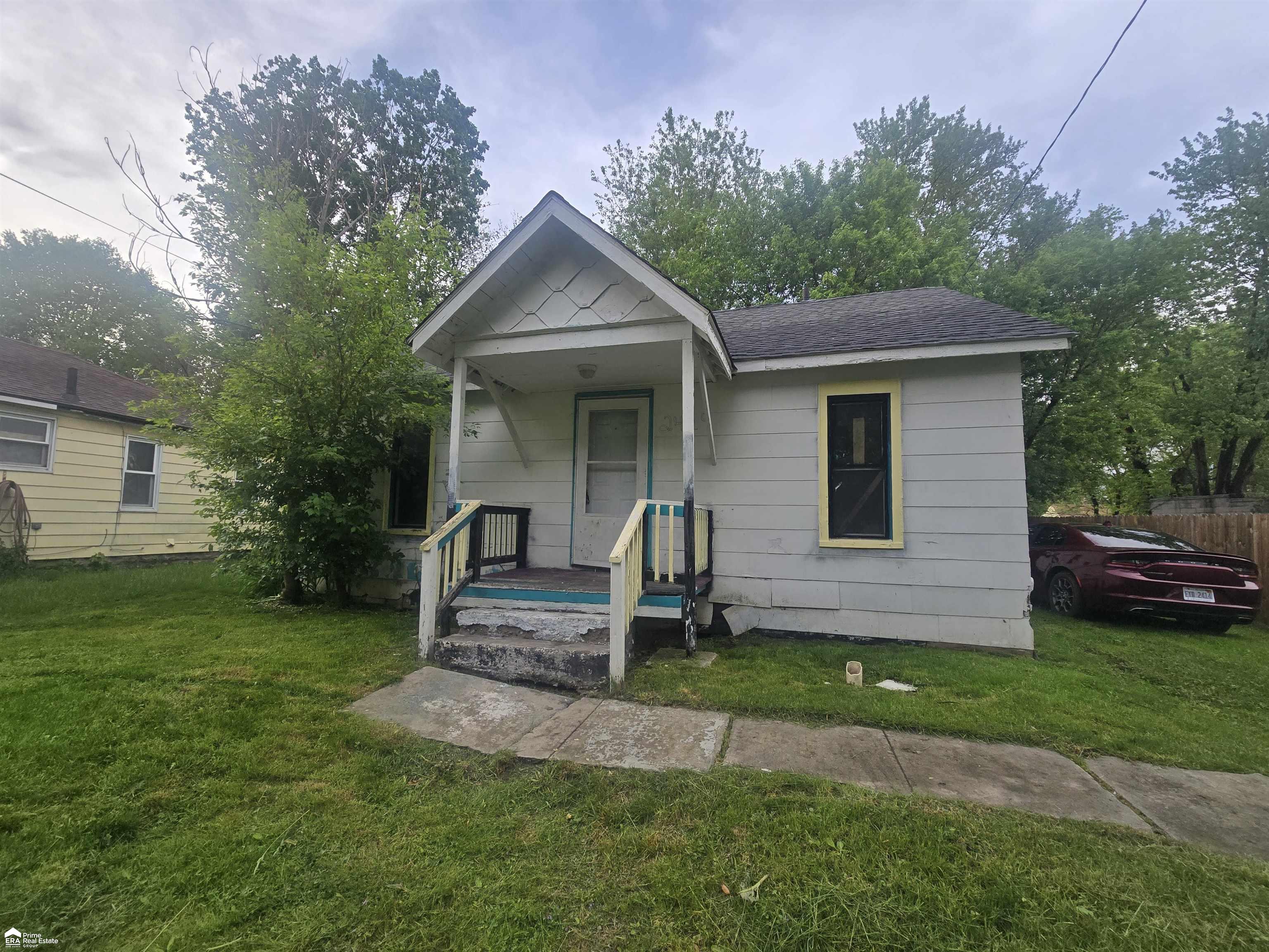 2429 Delaware Street Property Photo 1