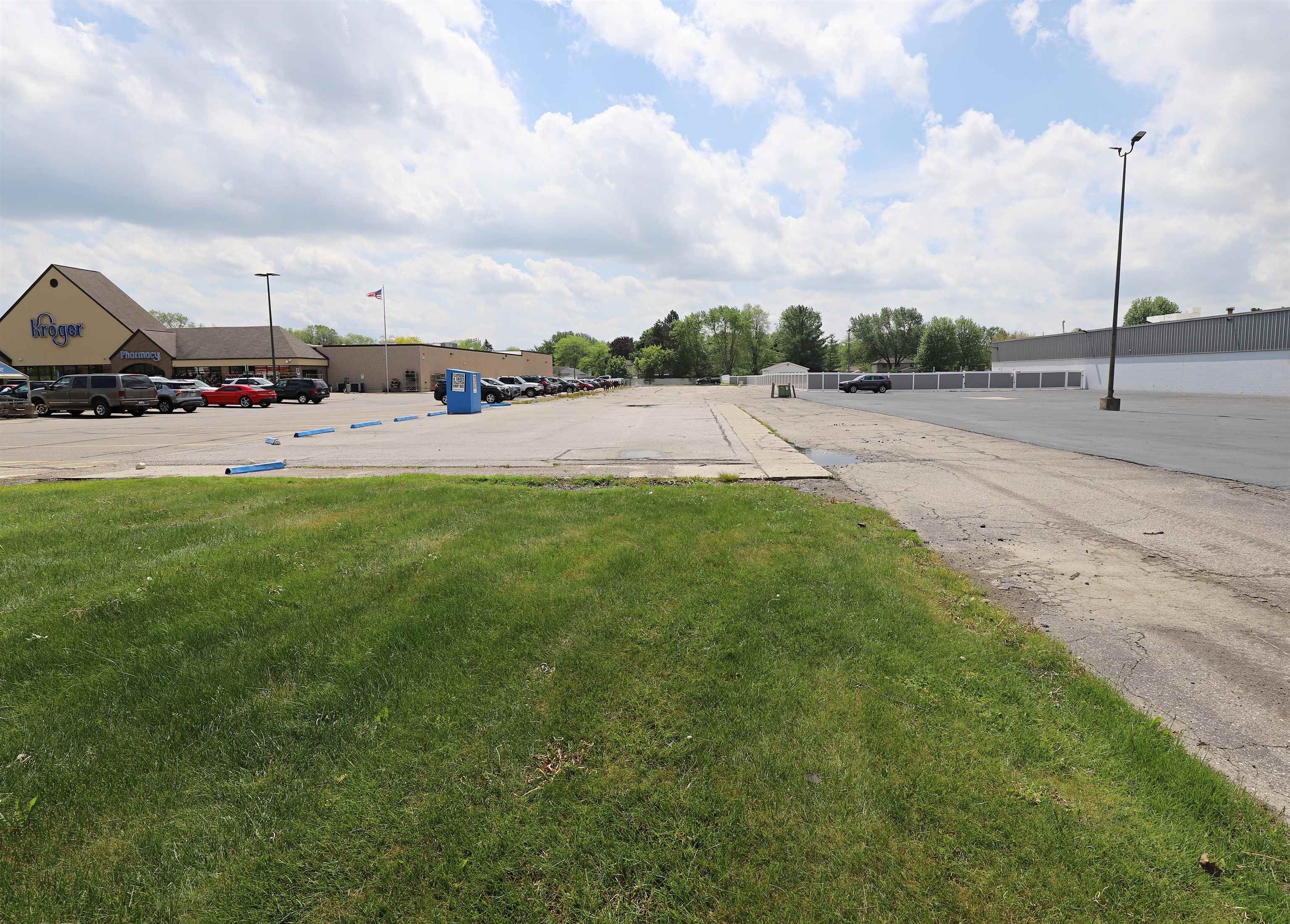 1524 E Pierson Road Property Photo 1