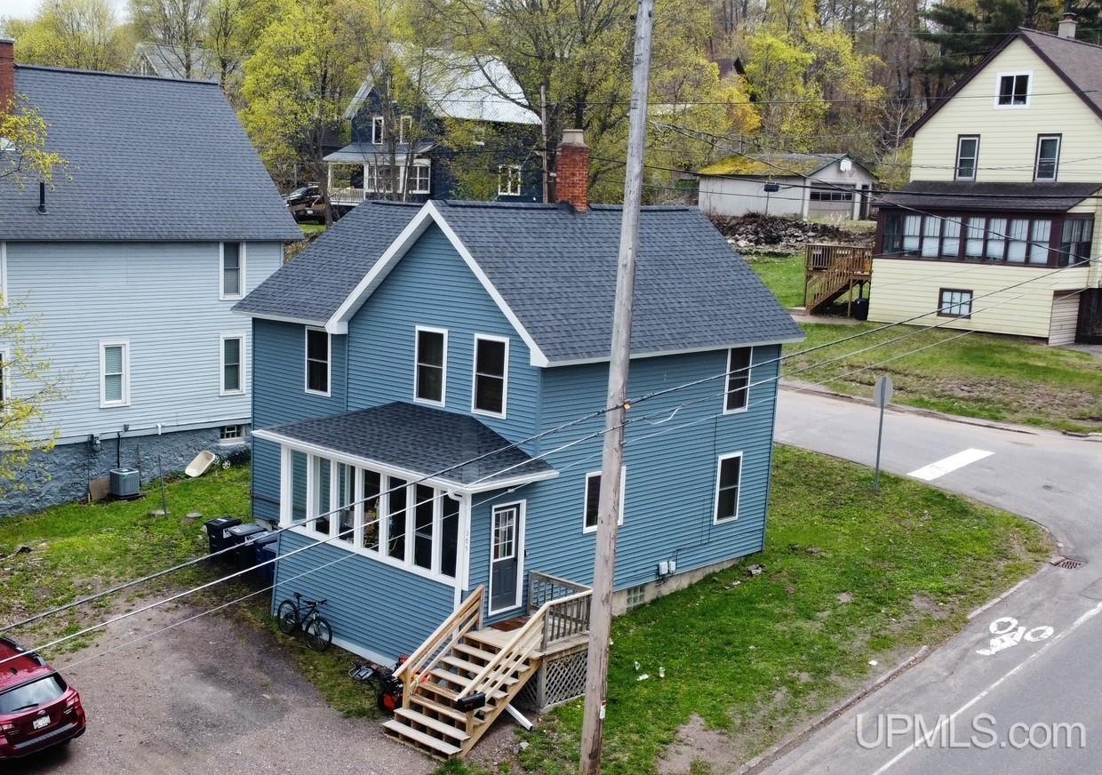 305 Bridge Street Property Photo 1