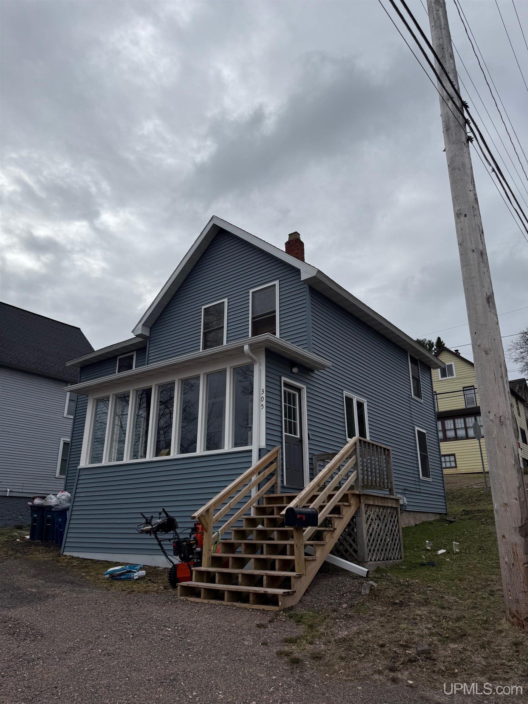 305 Bridge Street Property Photo 2