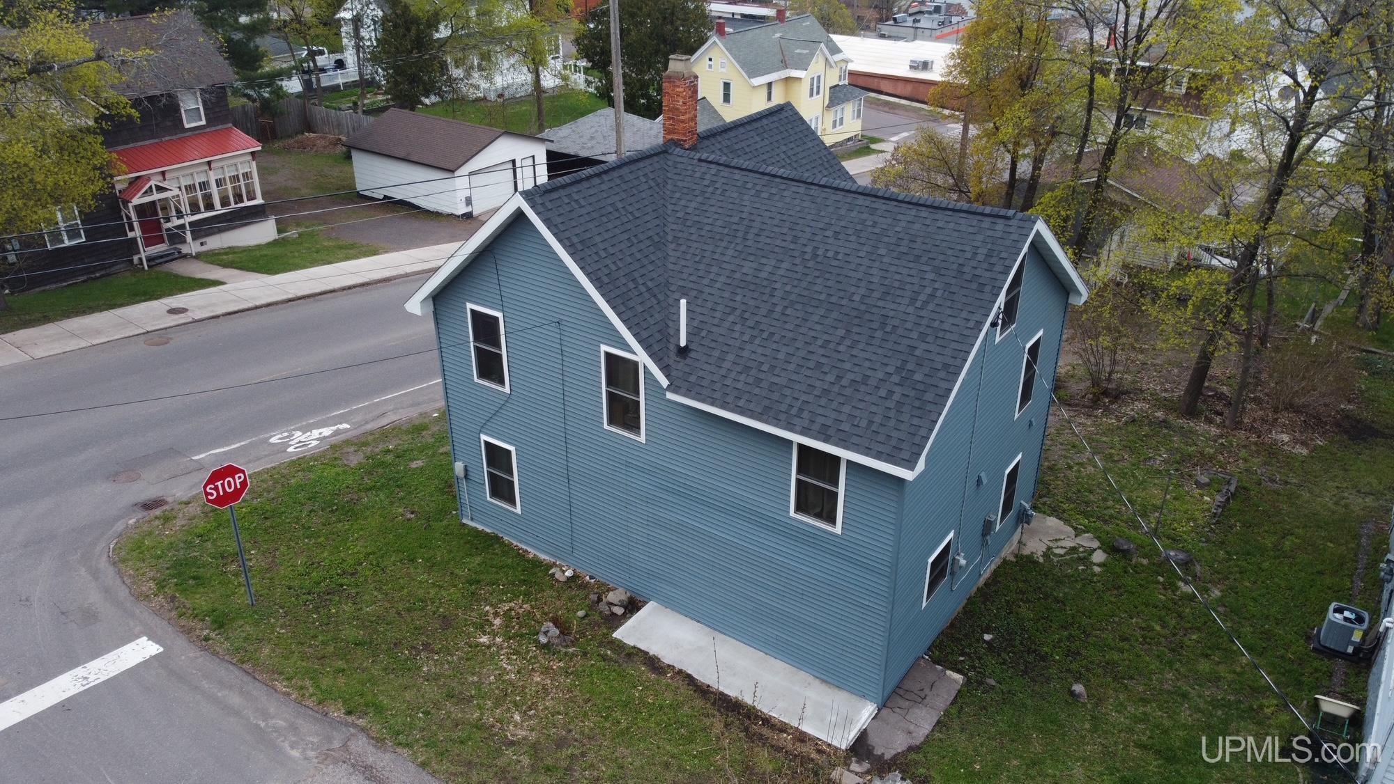 305 Bridge Street Property Photo 6