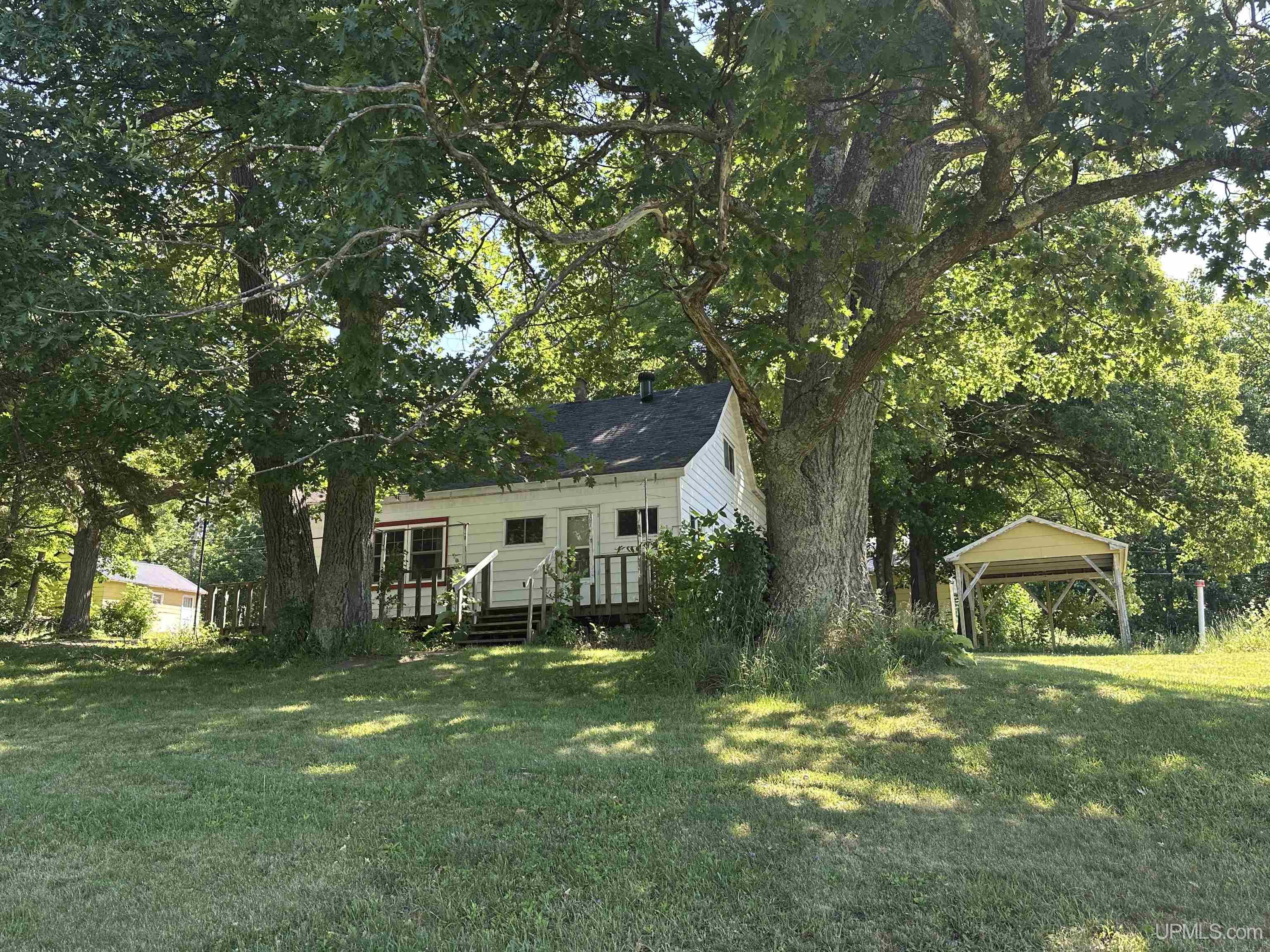 310 Indianhead Road Property Photo 1