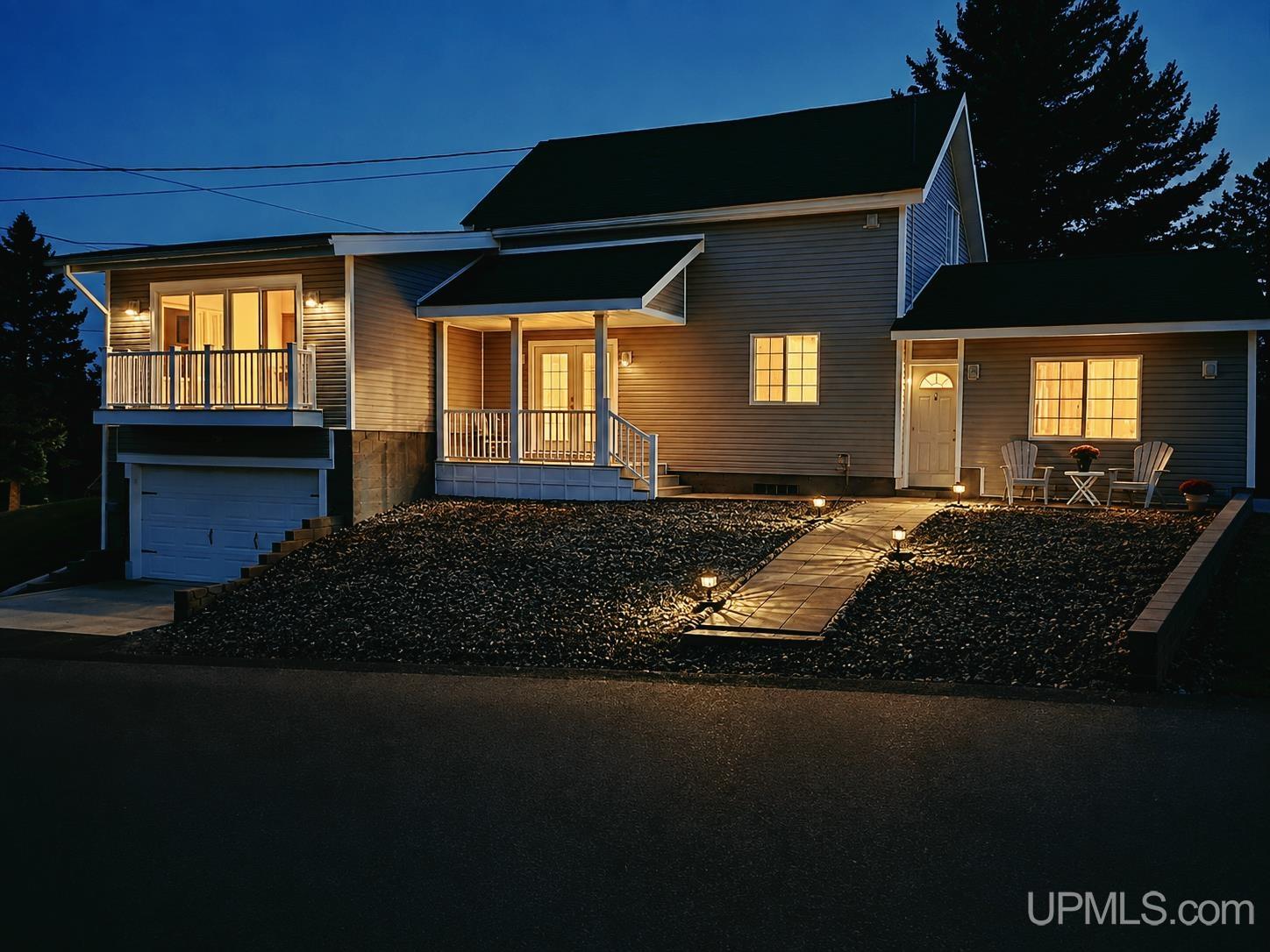 526 E Bundy Street Property Photo 1