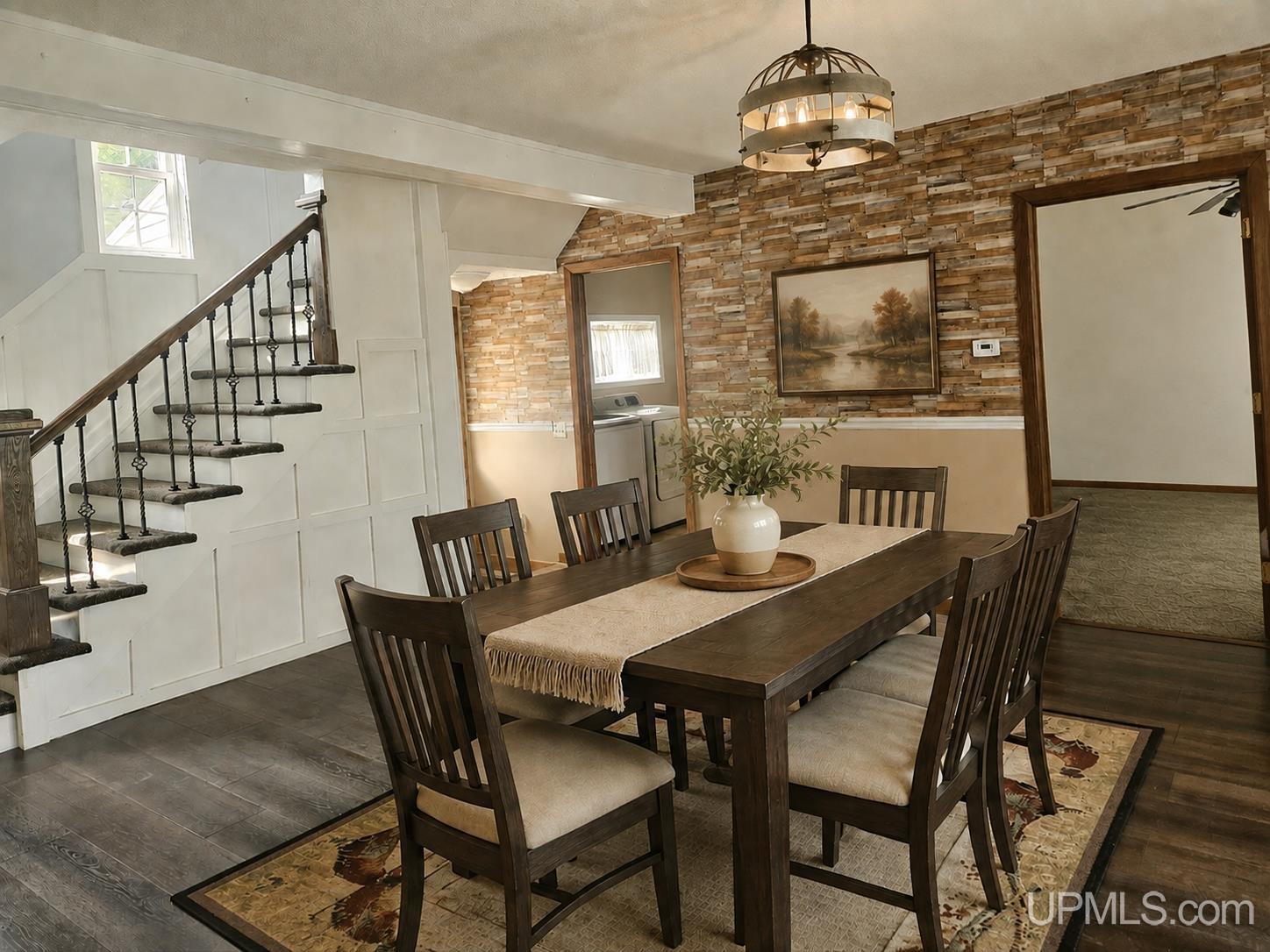 526 E Bundy Street Property Photo 8