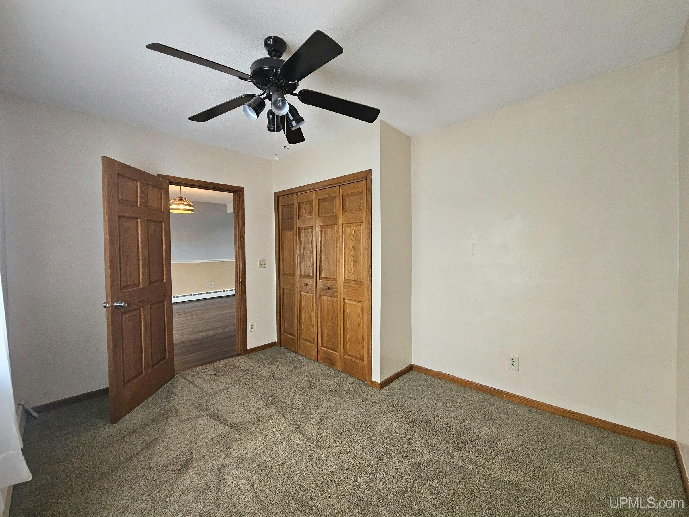 526 E Bundy Street Property Photo 15