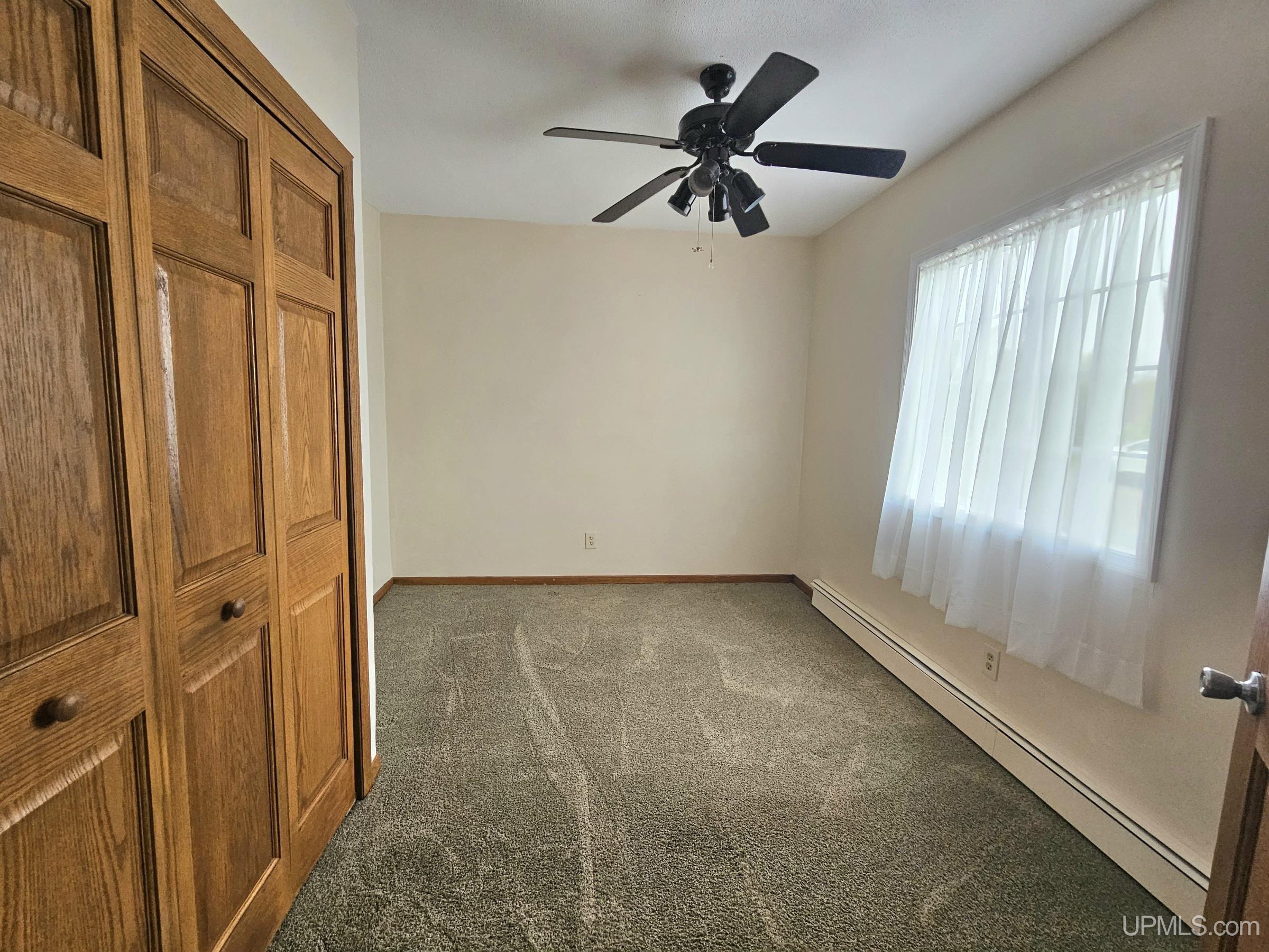 526 E Bundy Street Property Photo 16
