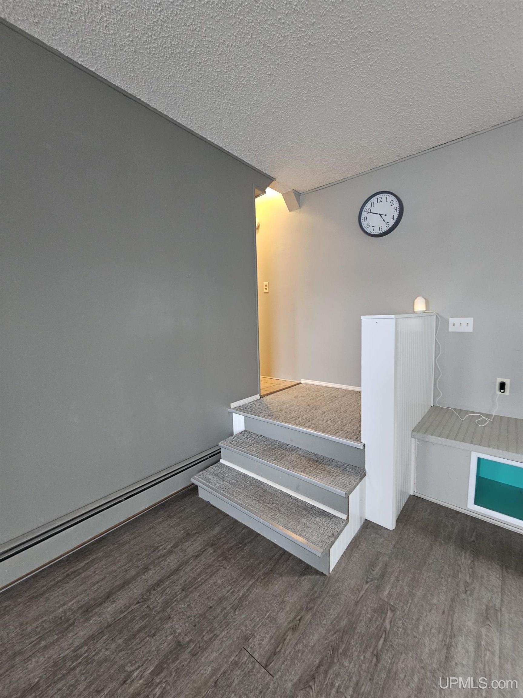 526 E Bundy Street Property Photo 20