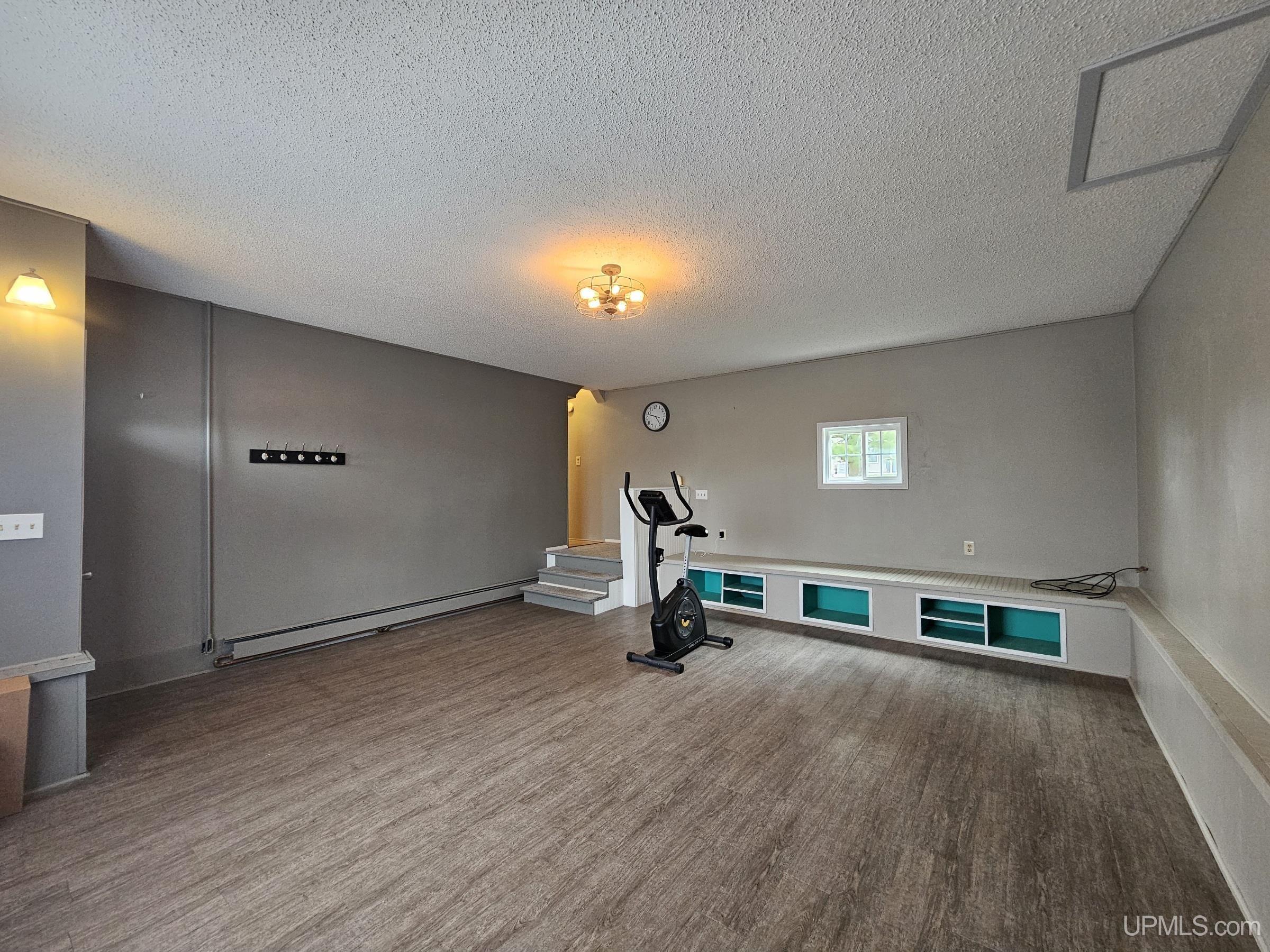 526 E Bundy Street Property Photo 21