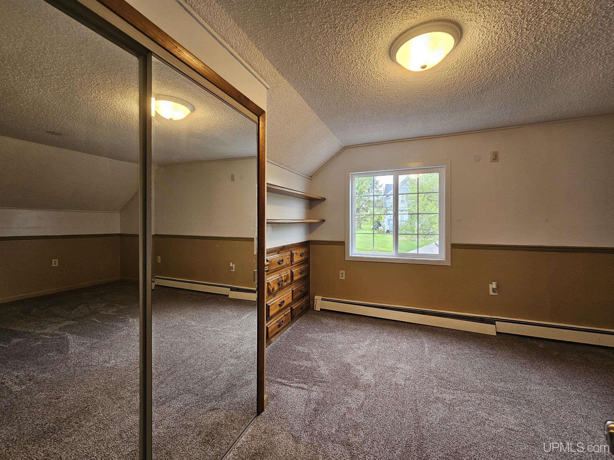 526 E Bundy Street Property Photo 27