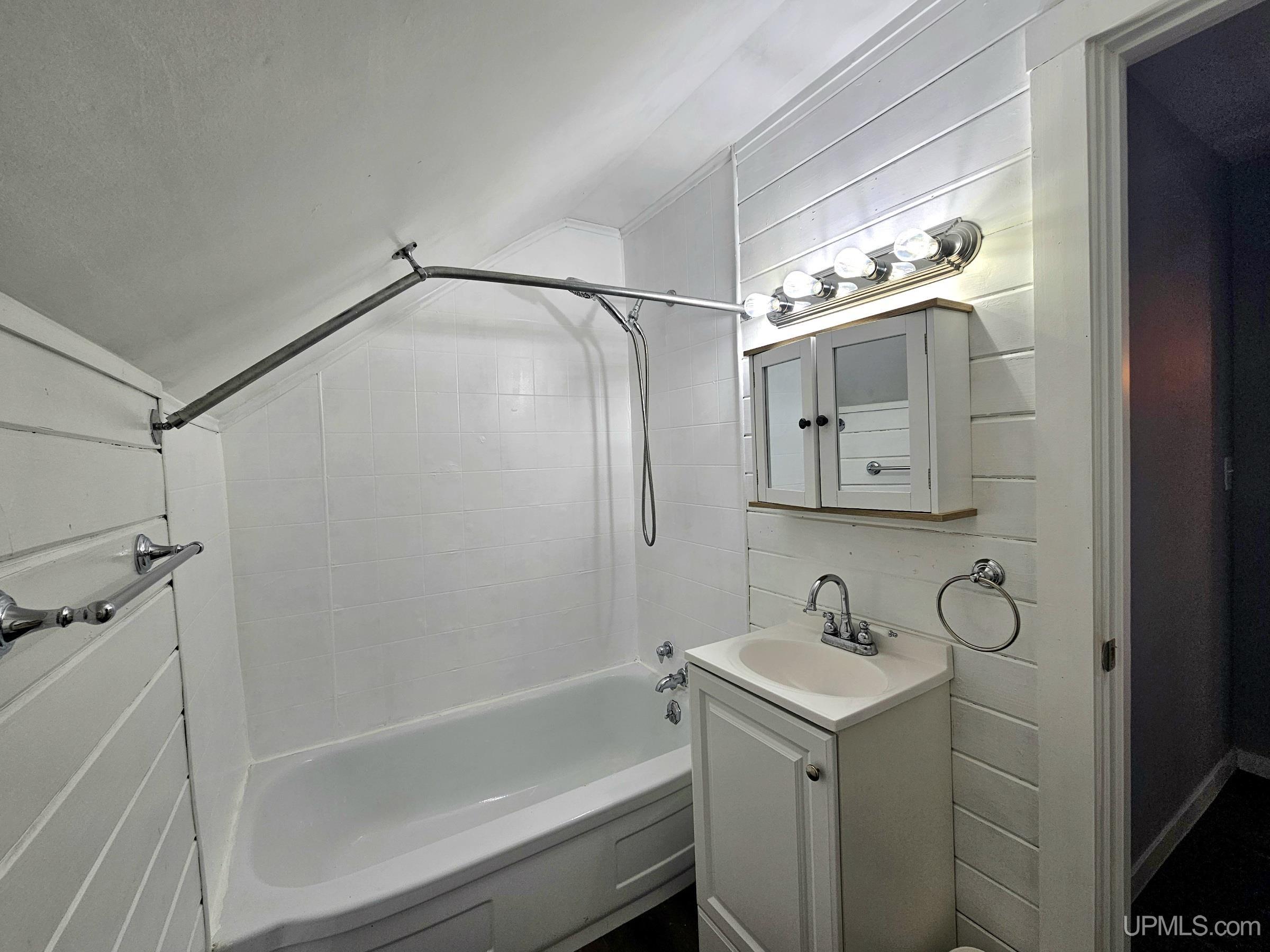 526 E Bundy Street Property Photo 30