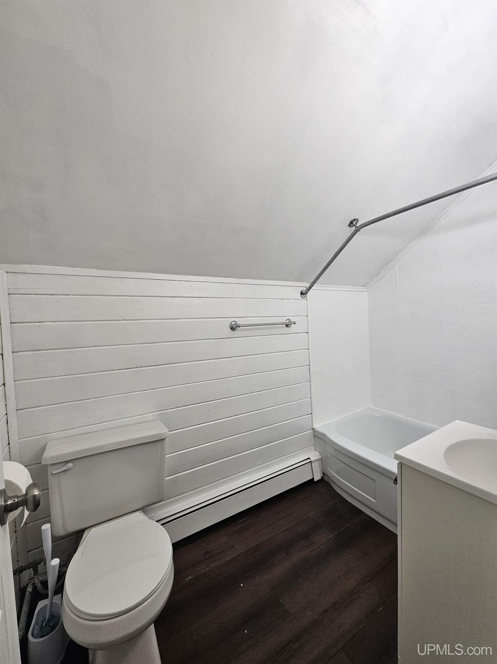 526 E Bundy Street Property Photo 31