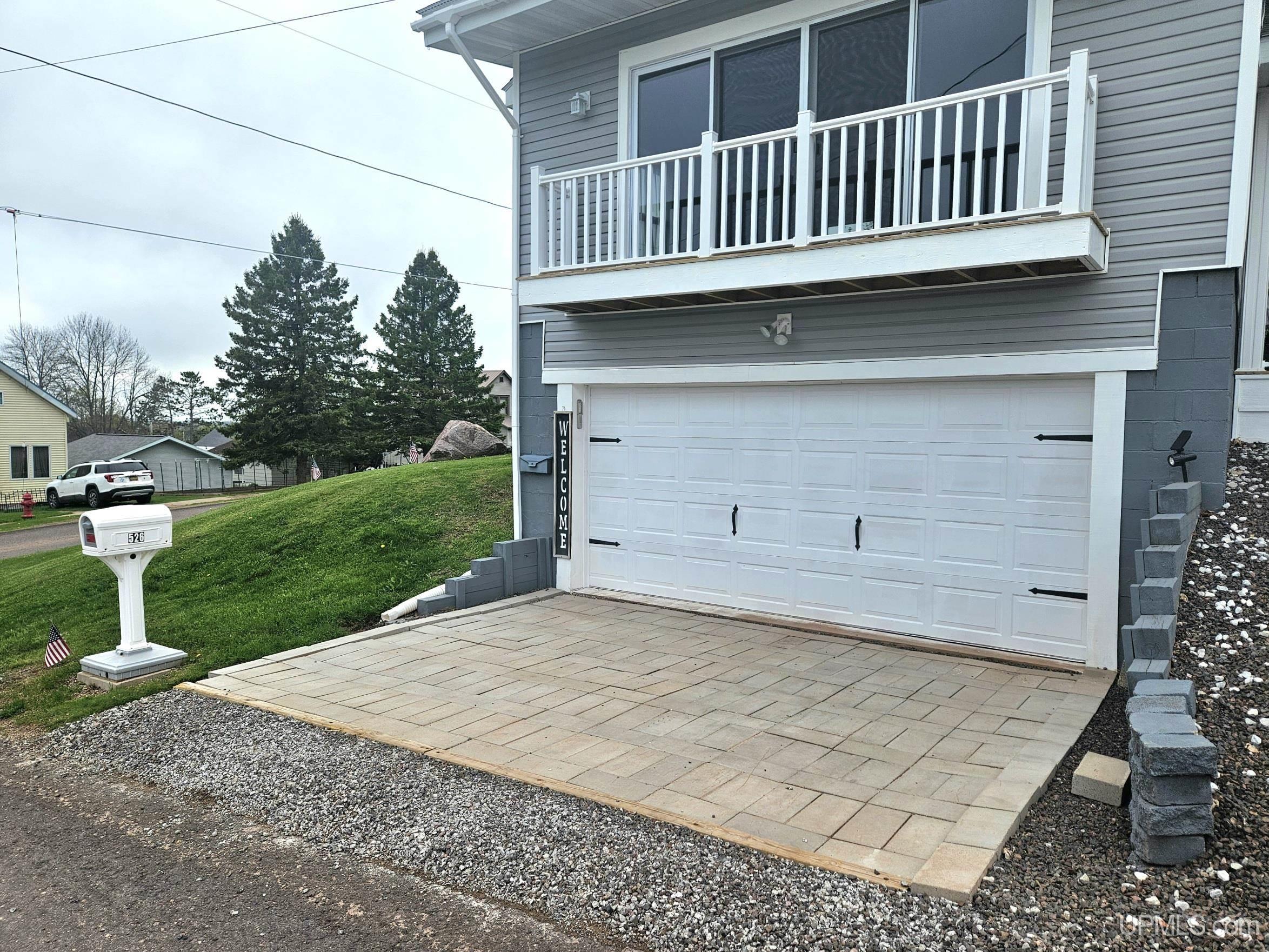 526 E Bundy Street Property Photo 38