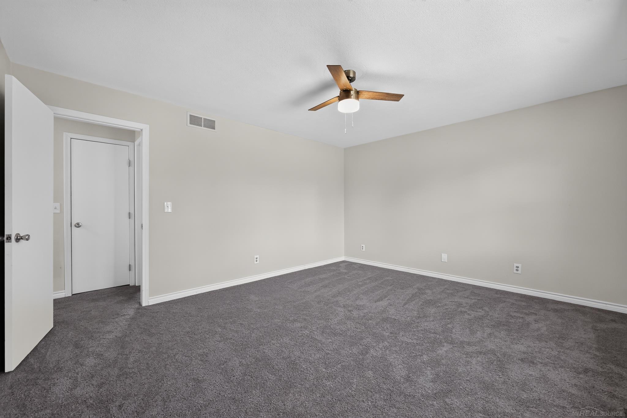 6611 Textile Road Property Photo 6