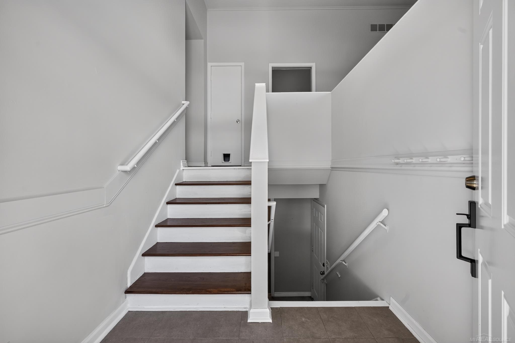 6611 Textile Road Property Photo 9