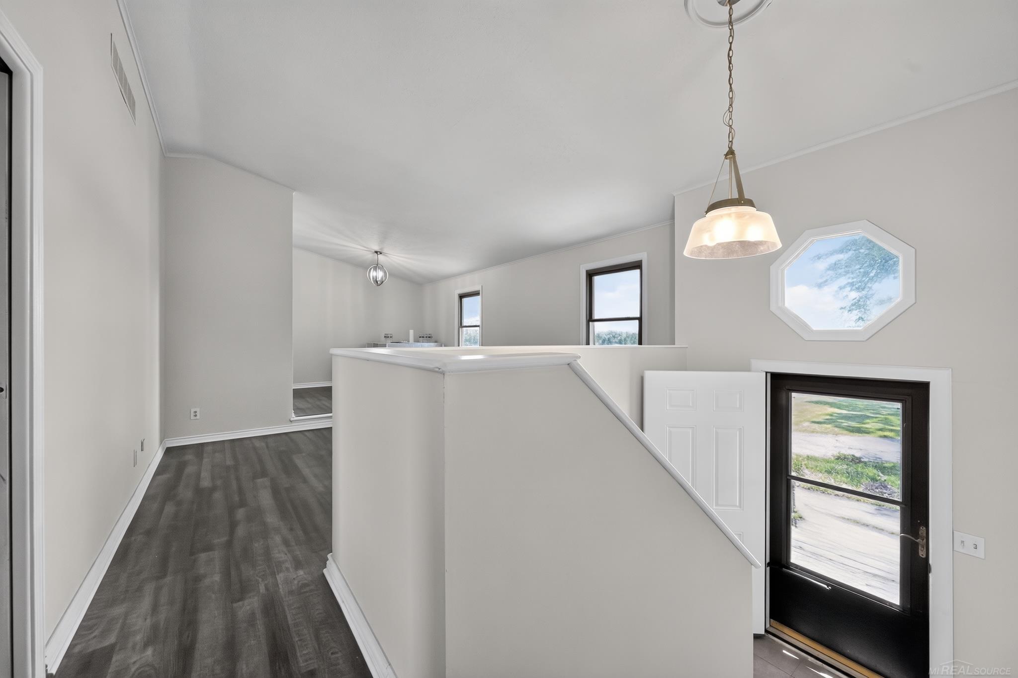 6611 Textile Road Property Photo 10