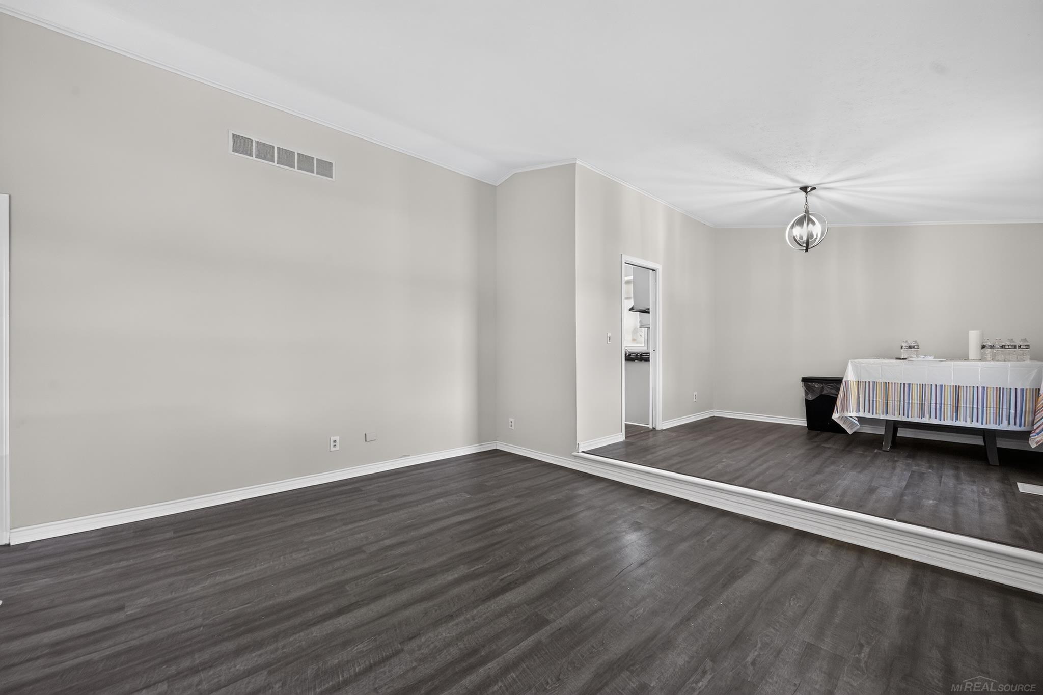 6611 Textile Road Property Photo 12