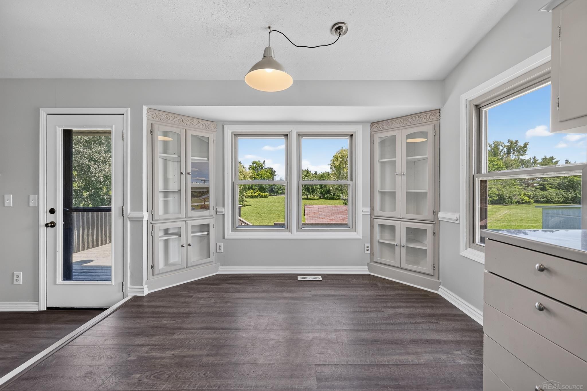 6611 Textile Road Property Photo 18