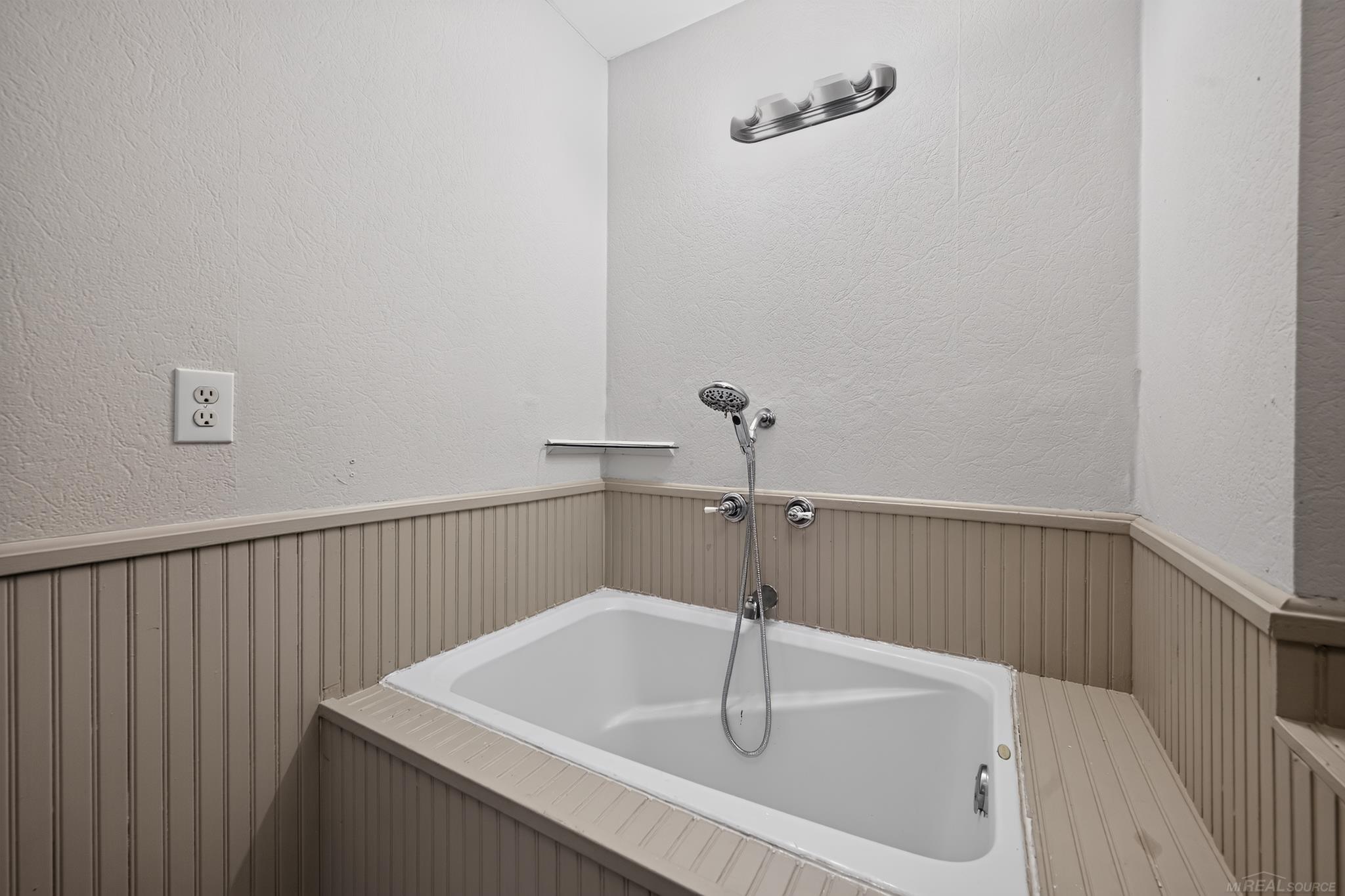 6611 Textile Road Property Photo 47