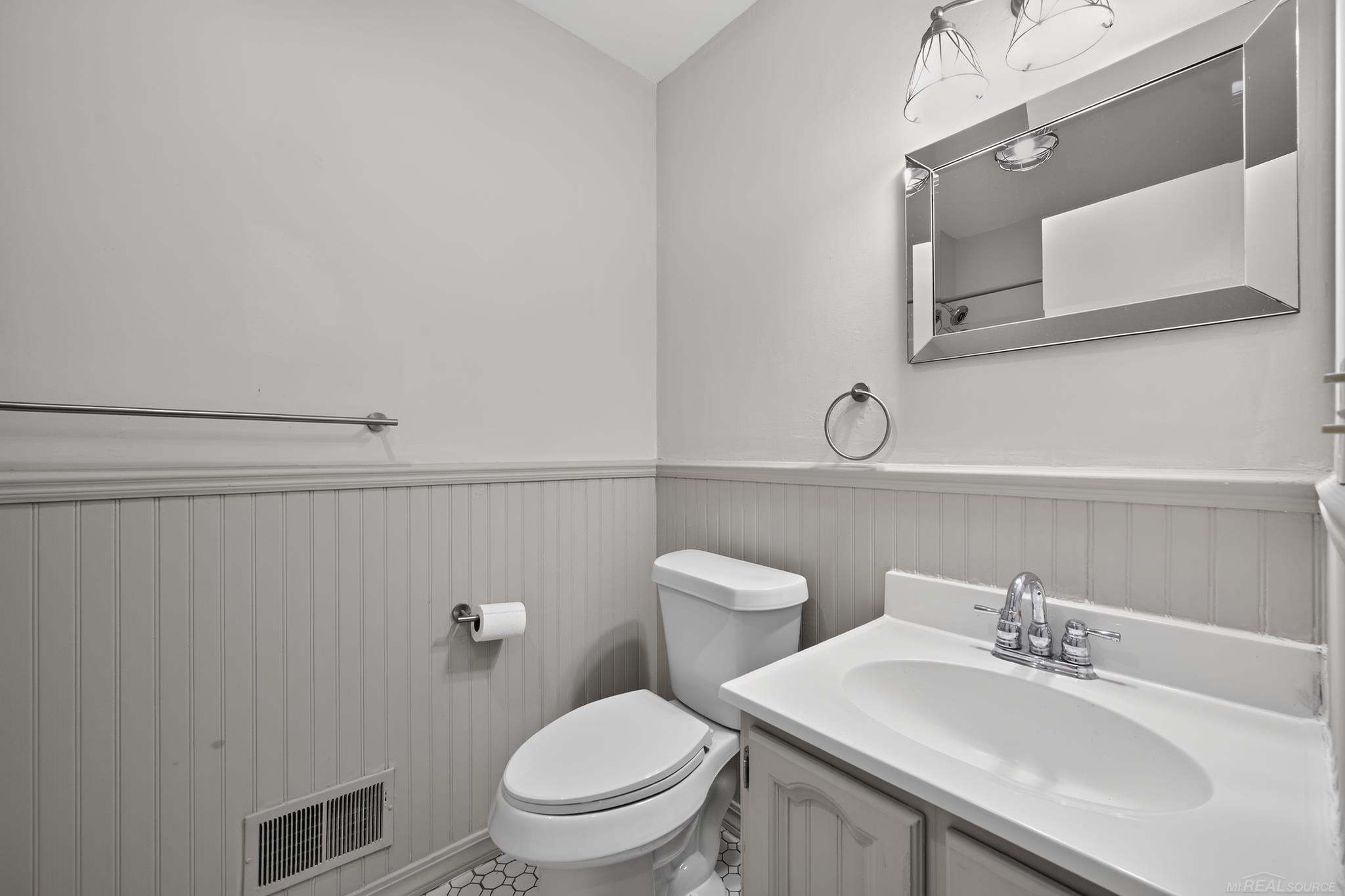 6611 Textile Road Property Photo 49