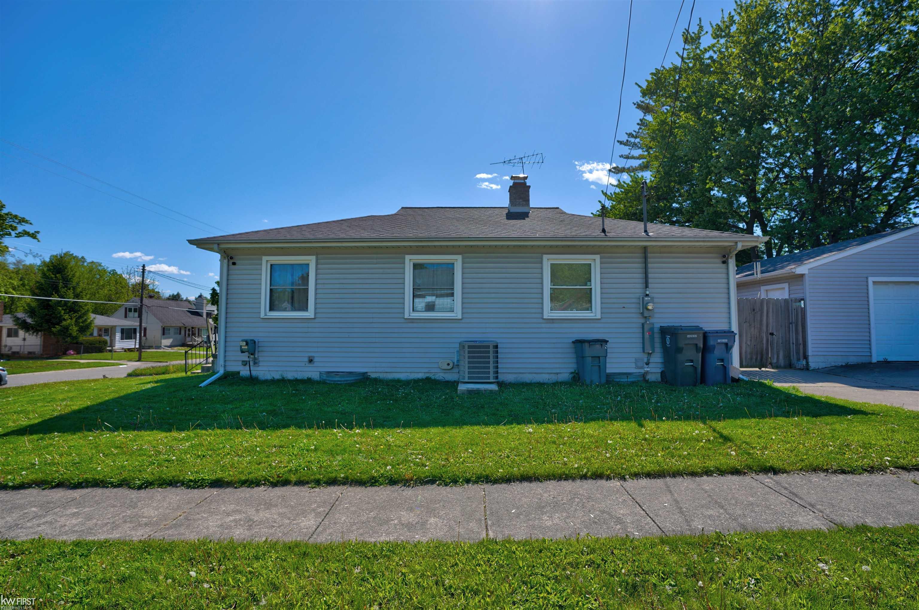 3102 Yale Street Property Photo 8