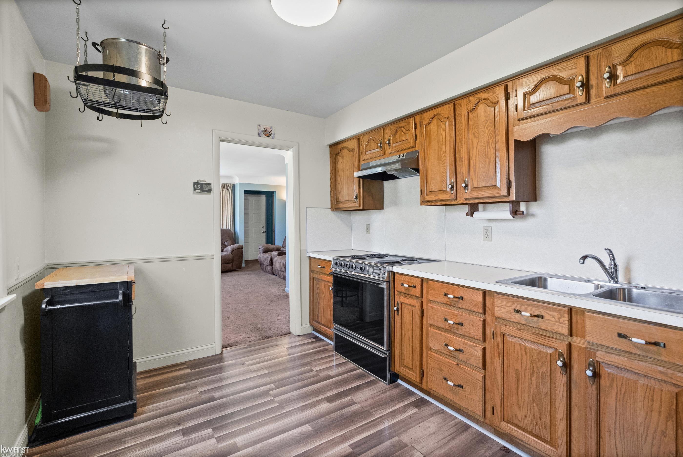 3102 Yale Street Property Photo 12