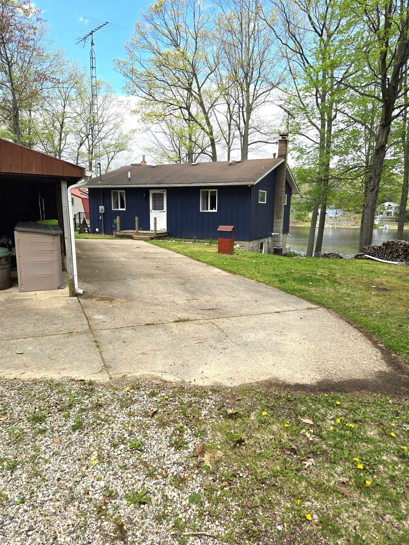 5073 Ruby Drive Property Photo 1