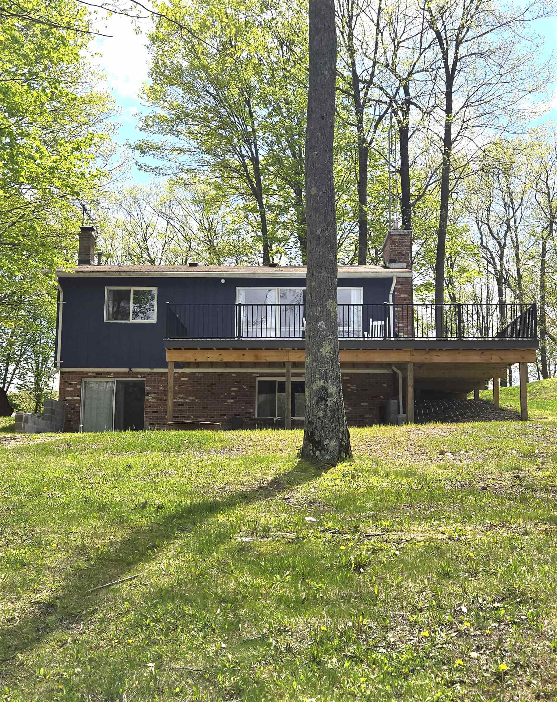 5073 Ruby Drive Property Photo 4