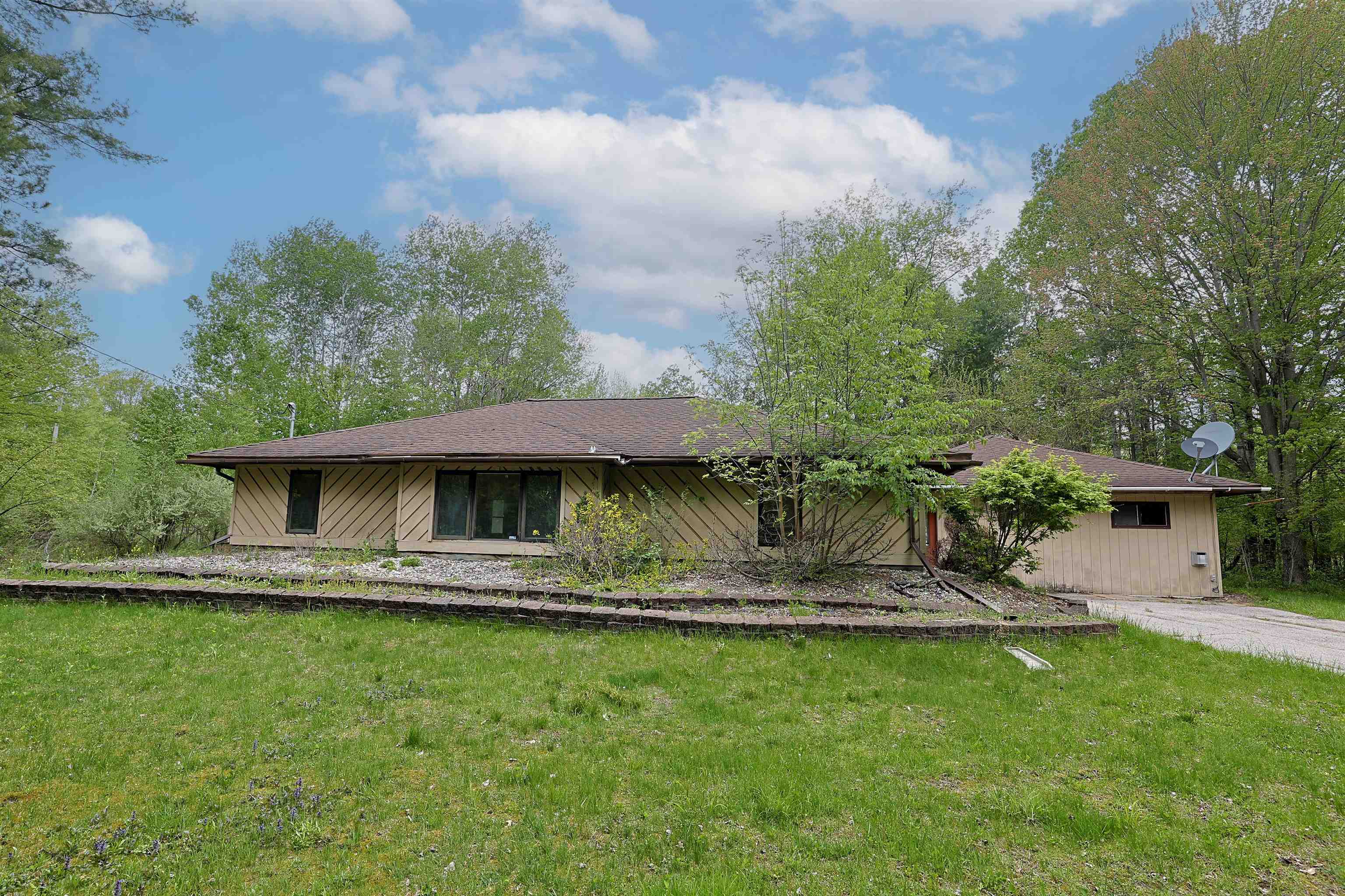 1156 S Alamando Road Property Photo 1