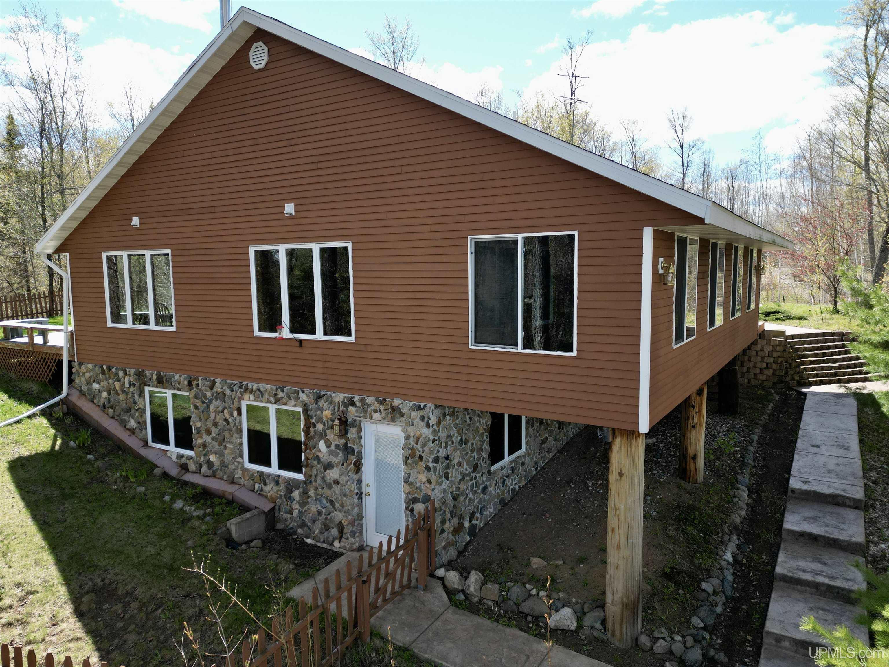 5152 Floating Bear Road Property Photo 2