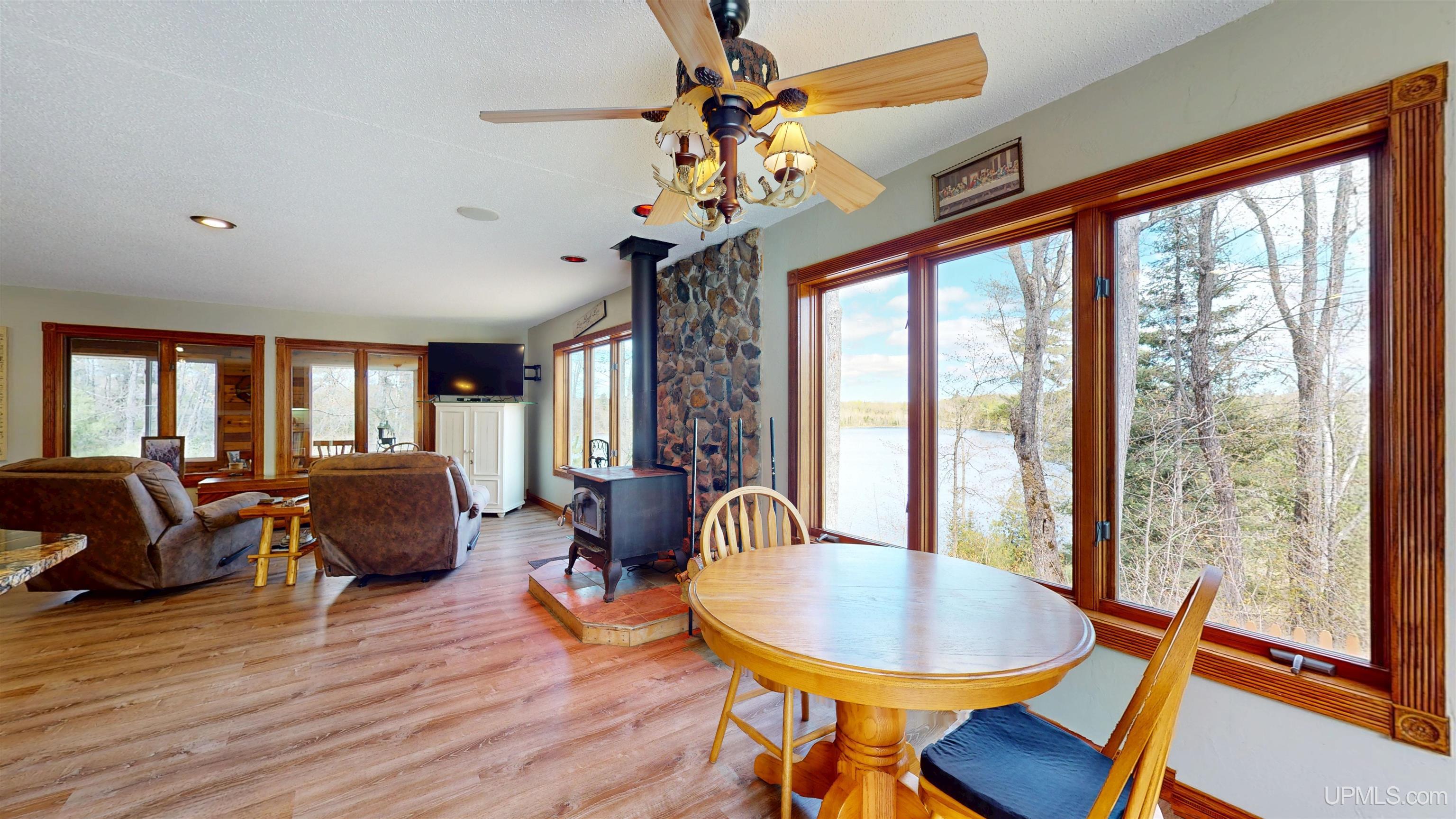 5152 Floating Bear Road Property Photo 3