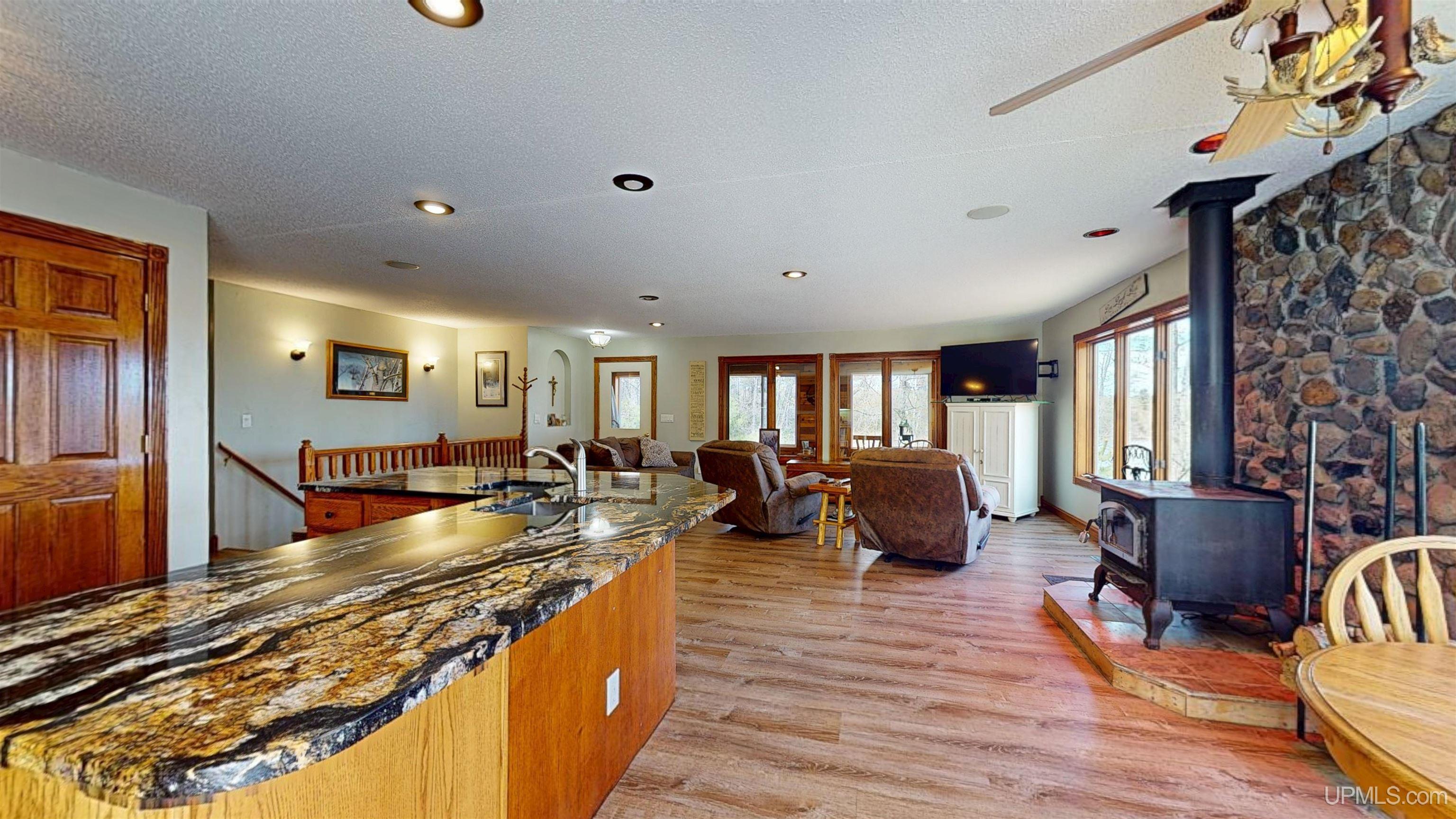 5152 Floating Bear Road Property Photo 4
