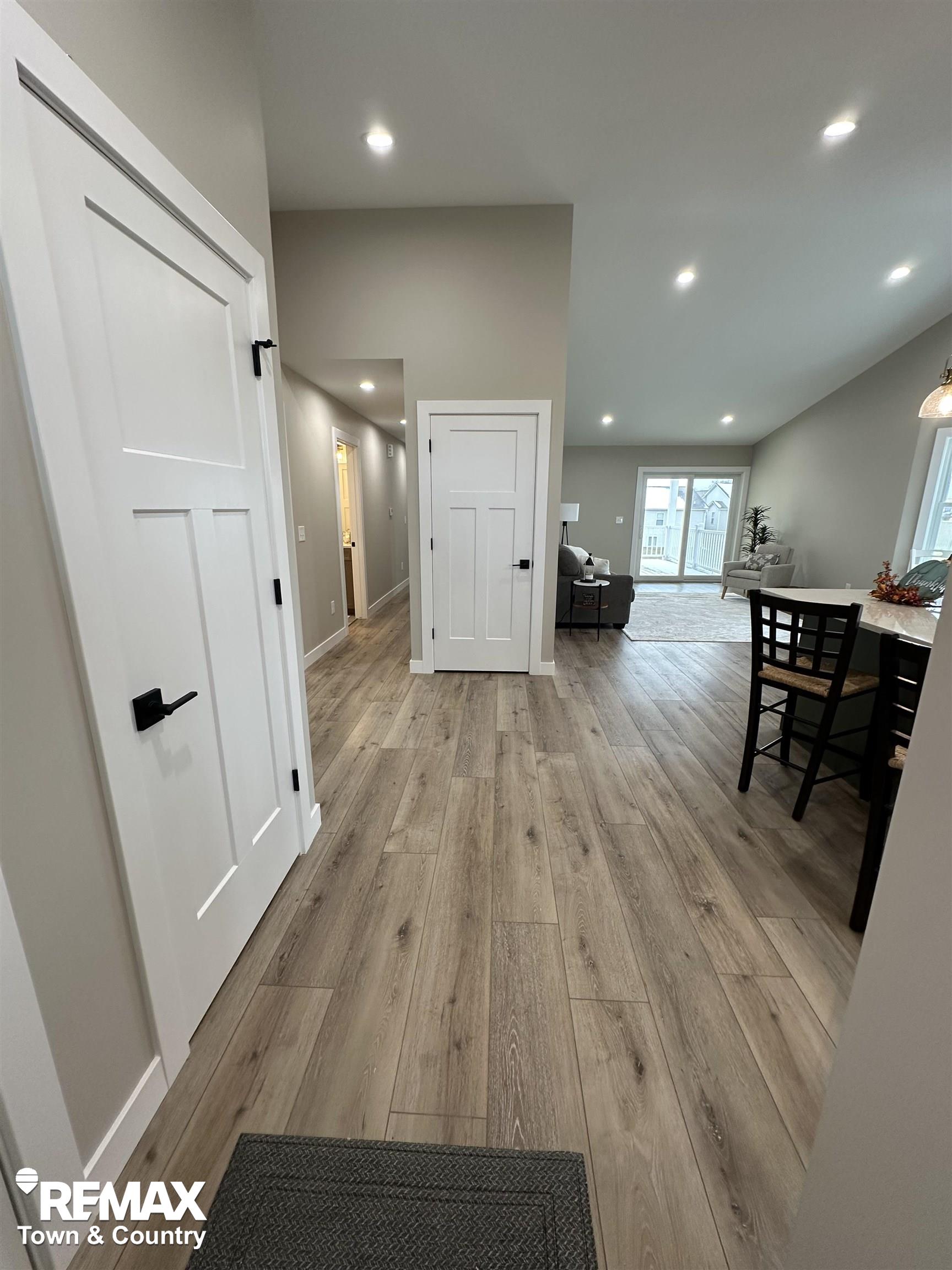 1430 Mallard Circle Property Photo 3