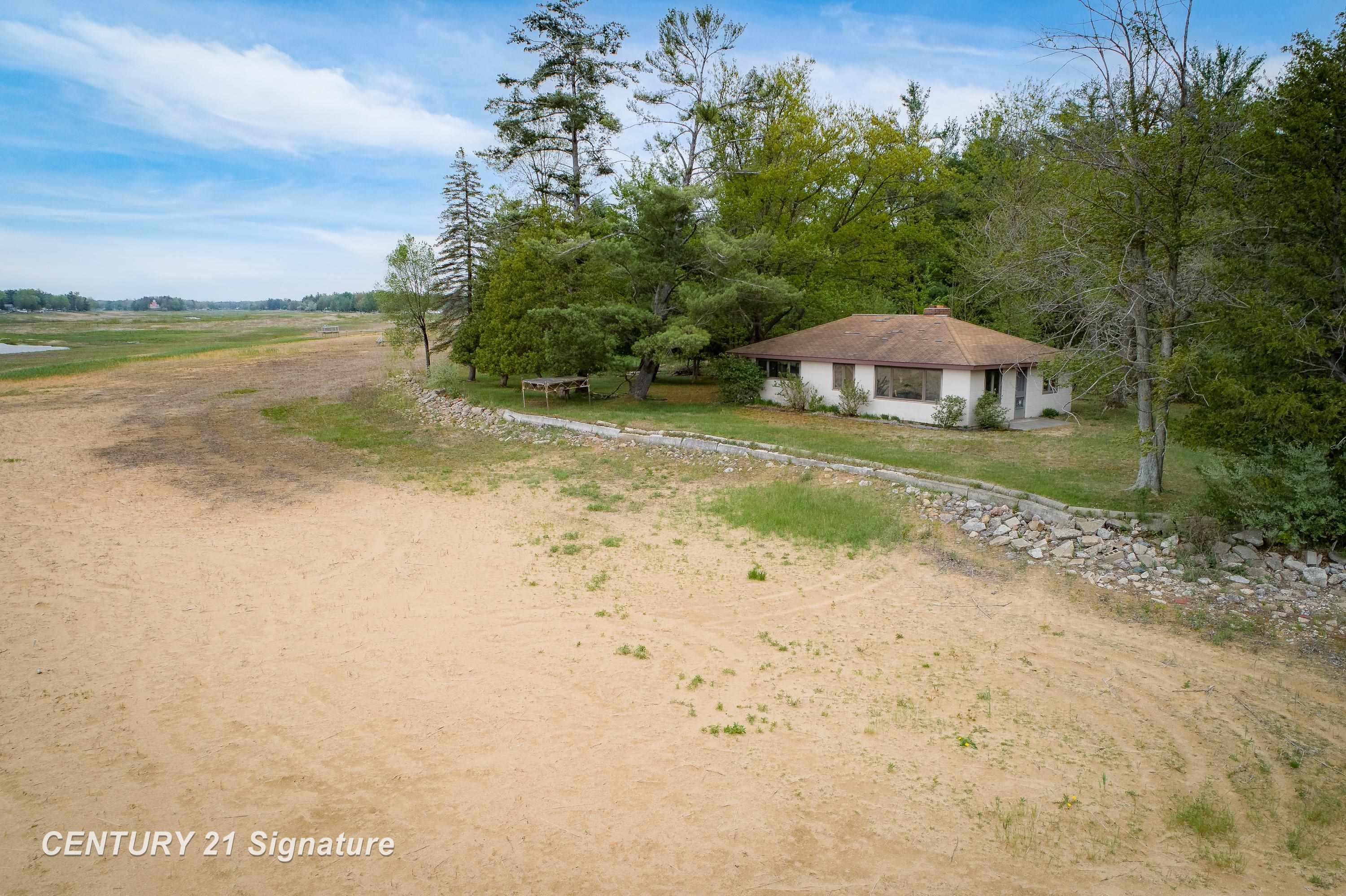 5242 Ostlund Drive Property Photo 1