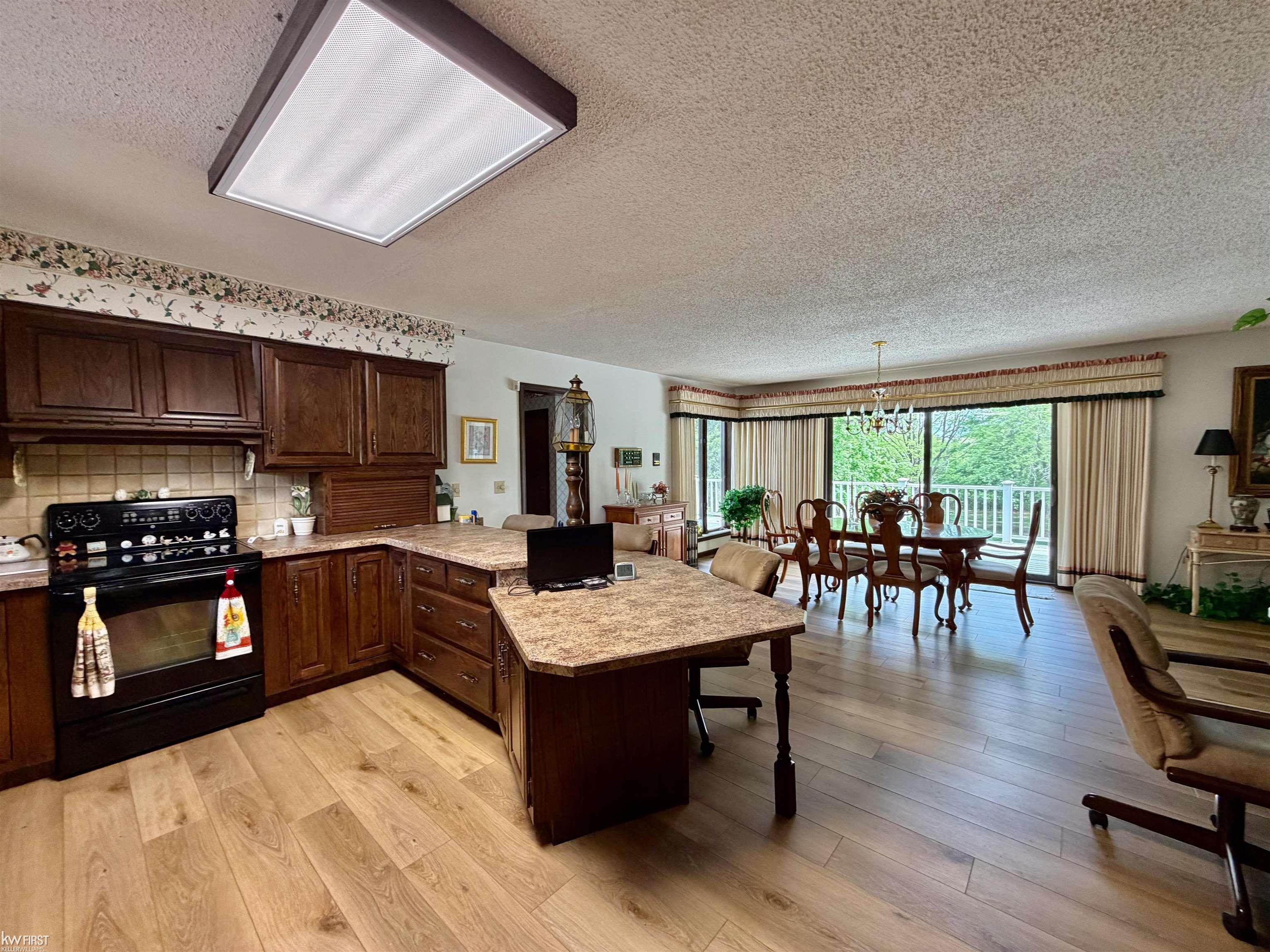 7432 River Road Property Photo 32