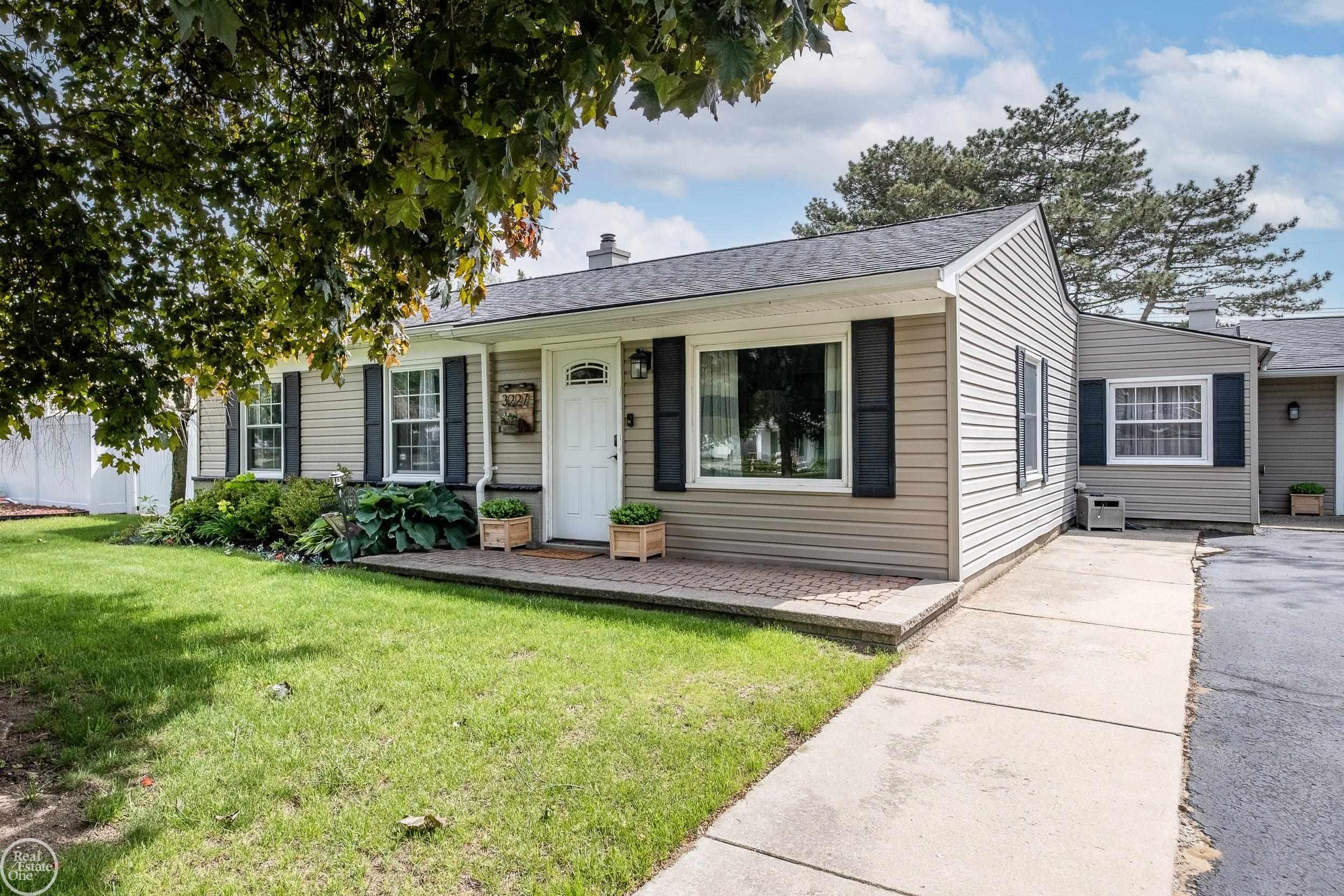3227 Avon Manor Road Property Photo 1