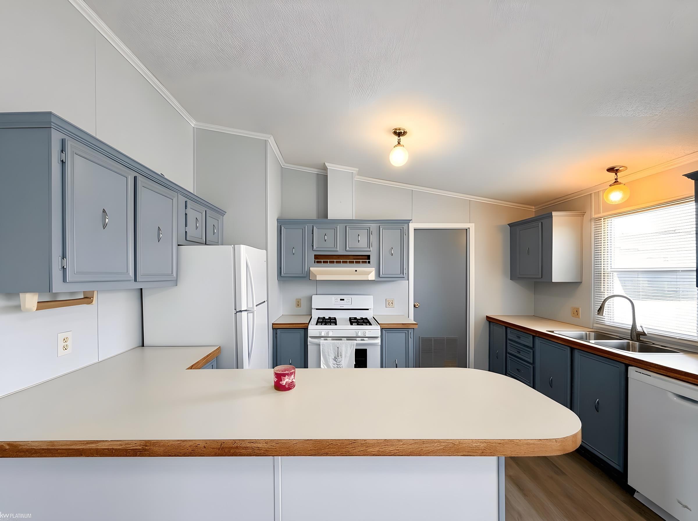 12370 Saint James Court Property Photo 6