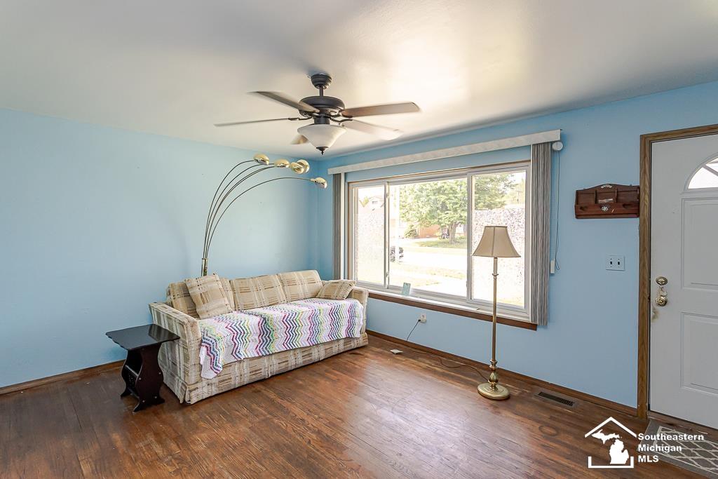 37613 Castle Drive Property Photo 5