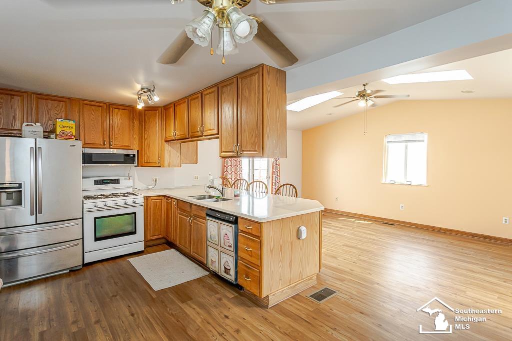 37613 Castle Drive Property Photo 9