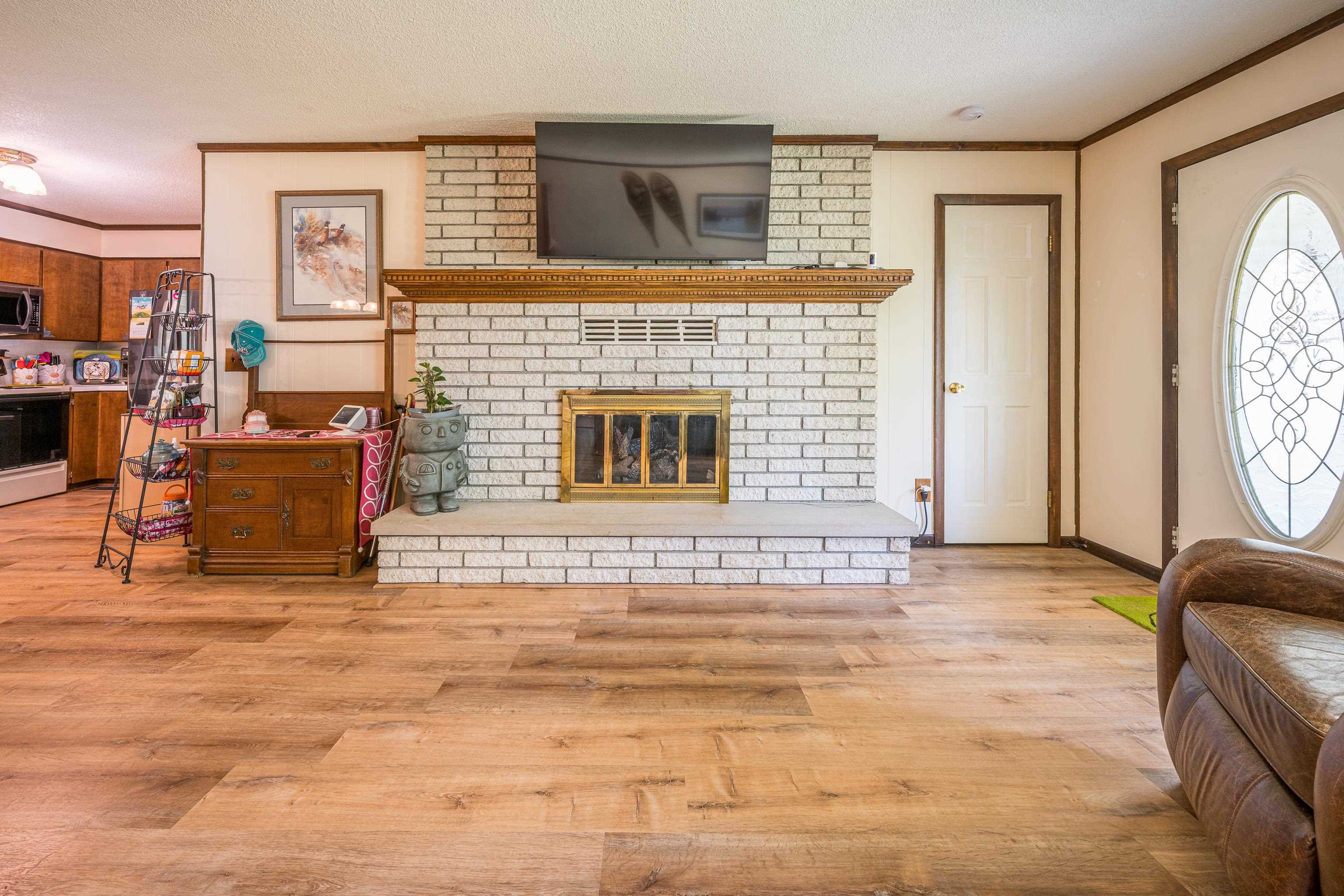 2881 Dean Street Property Photo 4