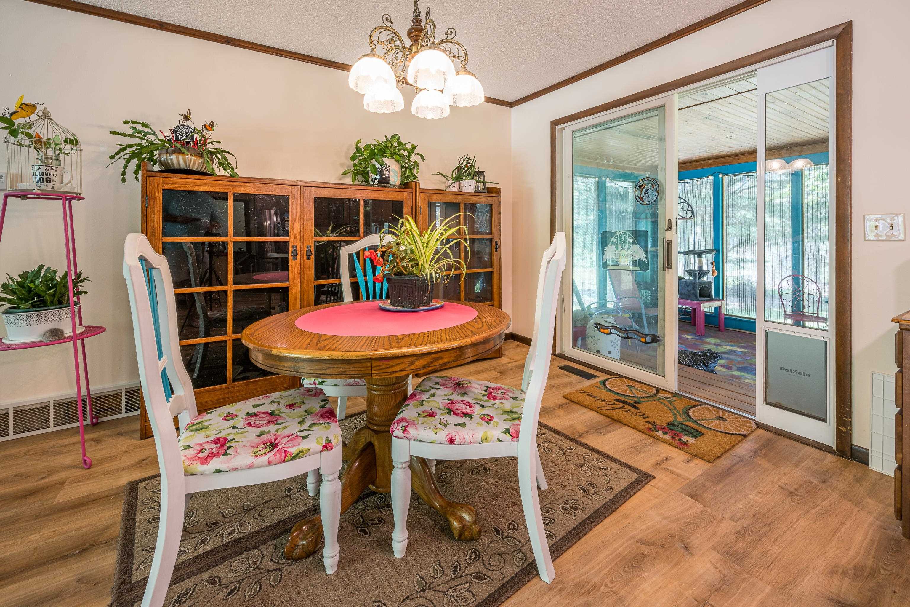 2881 Dean Street Property Photo 7