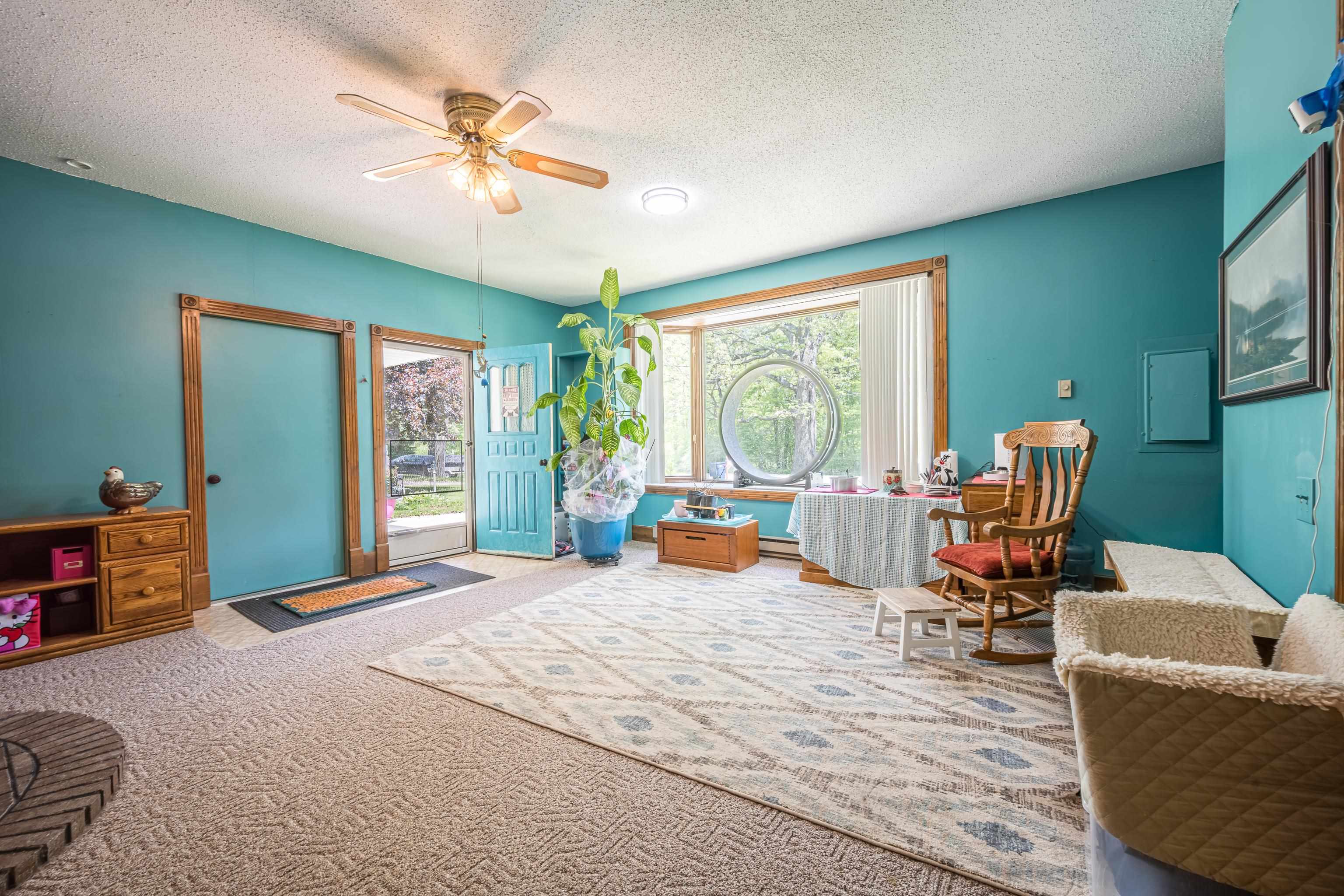 2881 Dean Street Property Photo 12