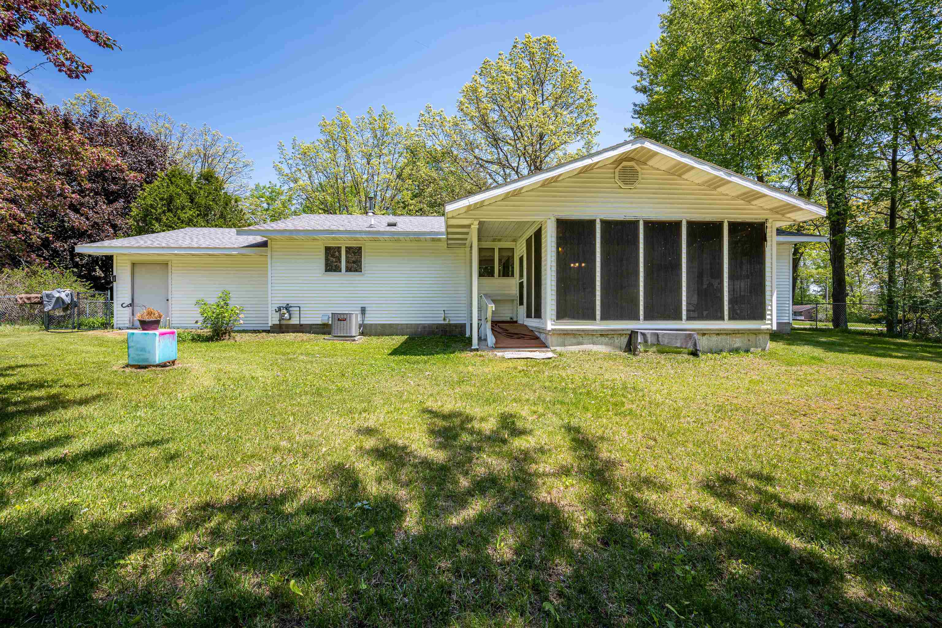 2881 Dean Street Property Photo 36