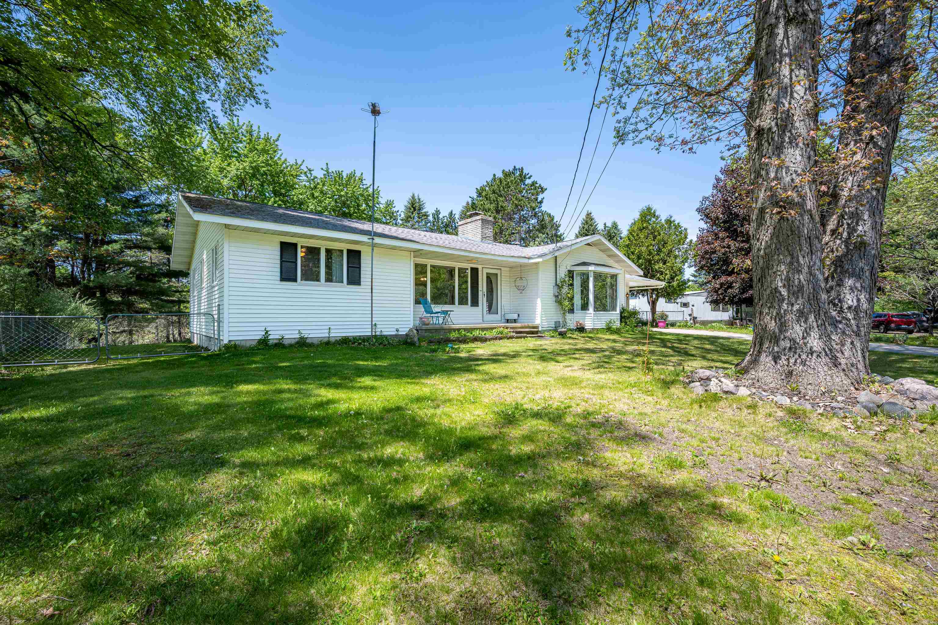 2881 Dean Street Property Photo 40