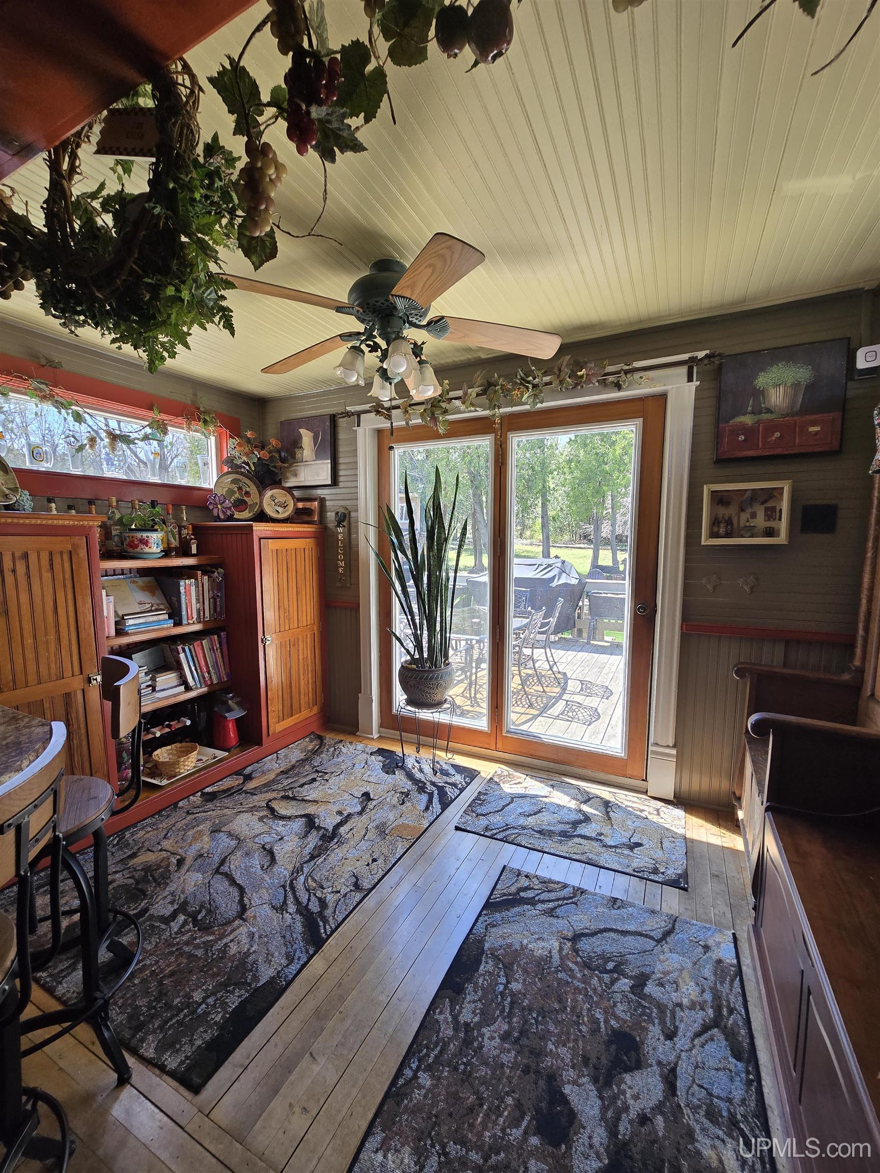 58621 Us41 Highway Property Photo 4