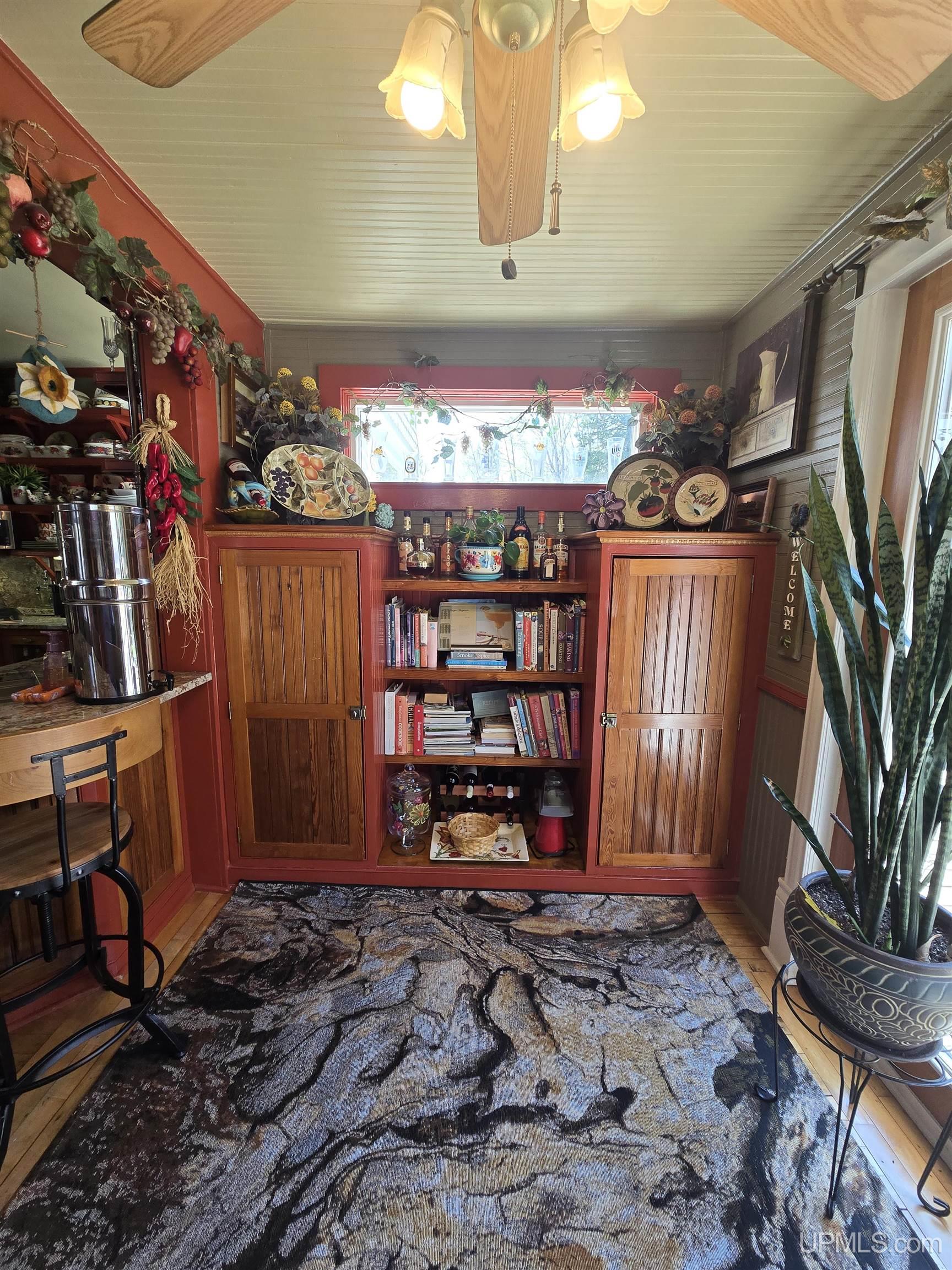 58621 Us41 Highway Property Photo 6