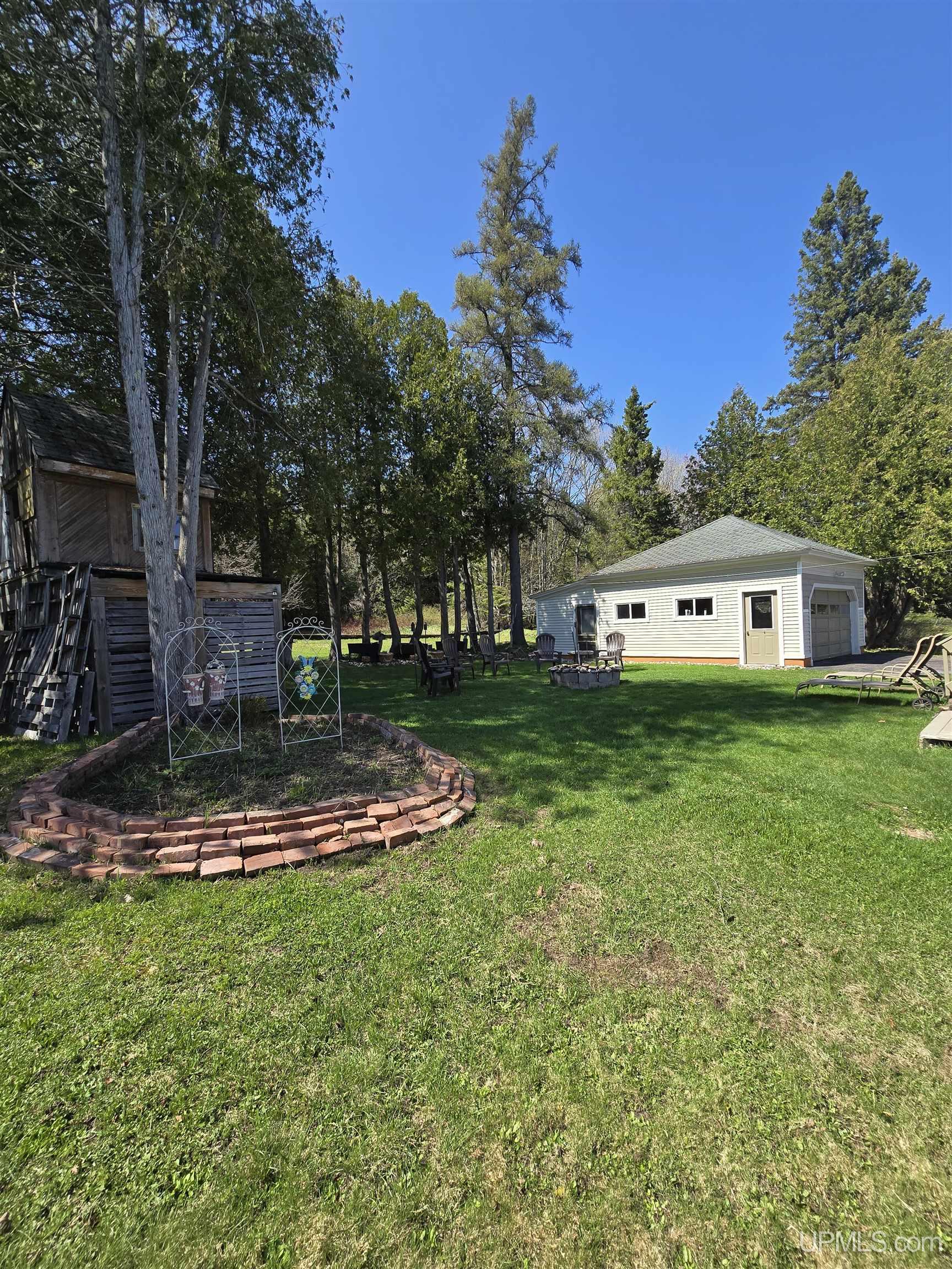 58621 Us41 Highway Property Photo 58