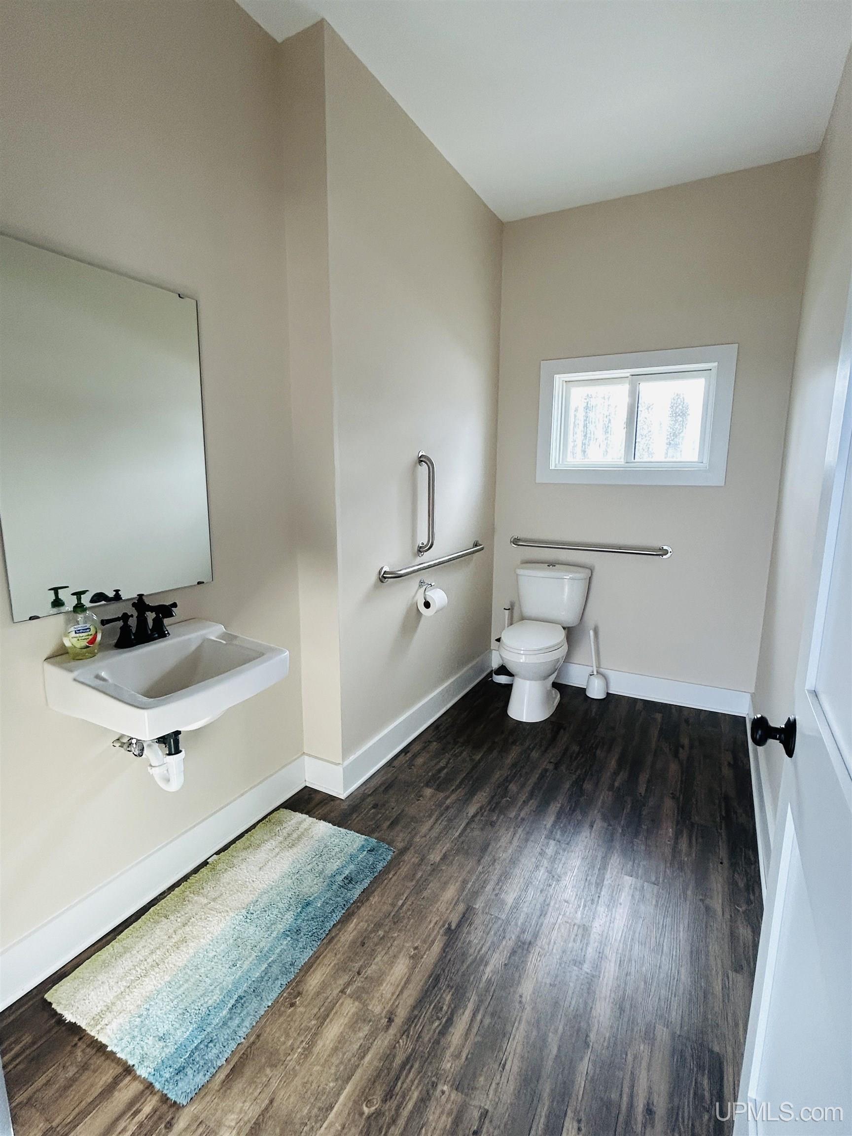109 W Us41 Highway Property Photo 13