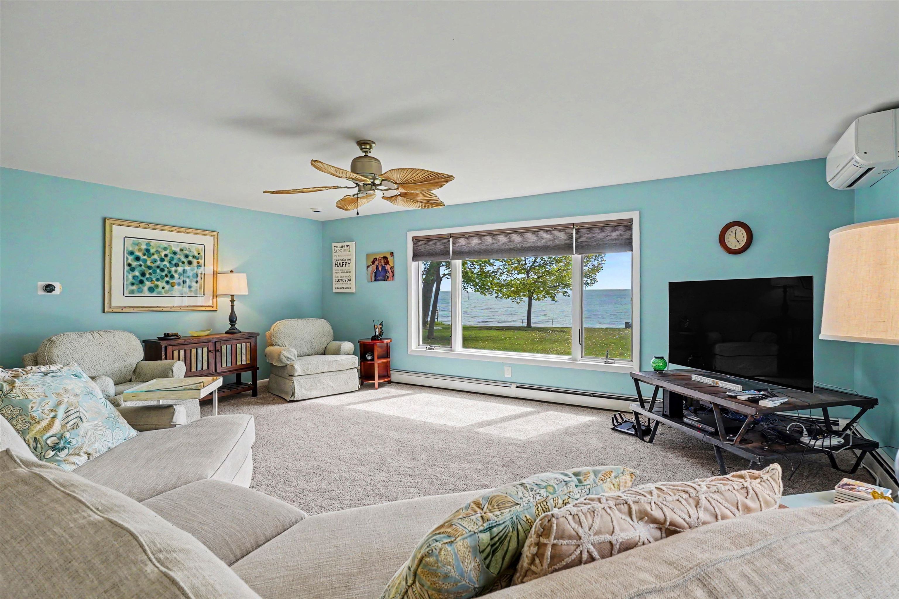 1220 N Huron Road Property Photo 6